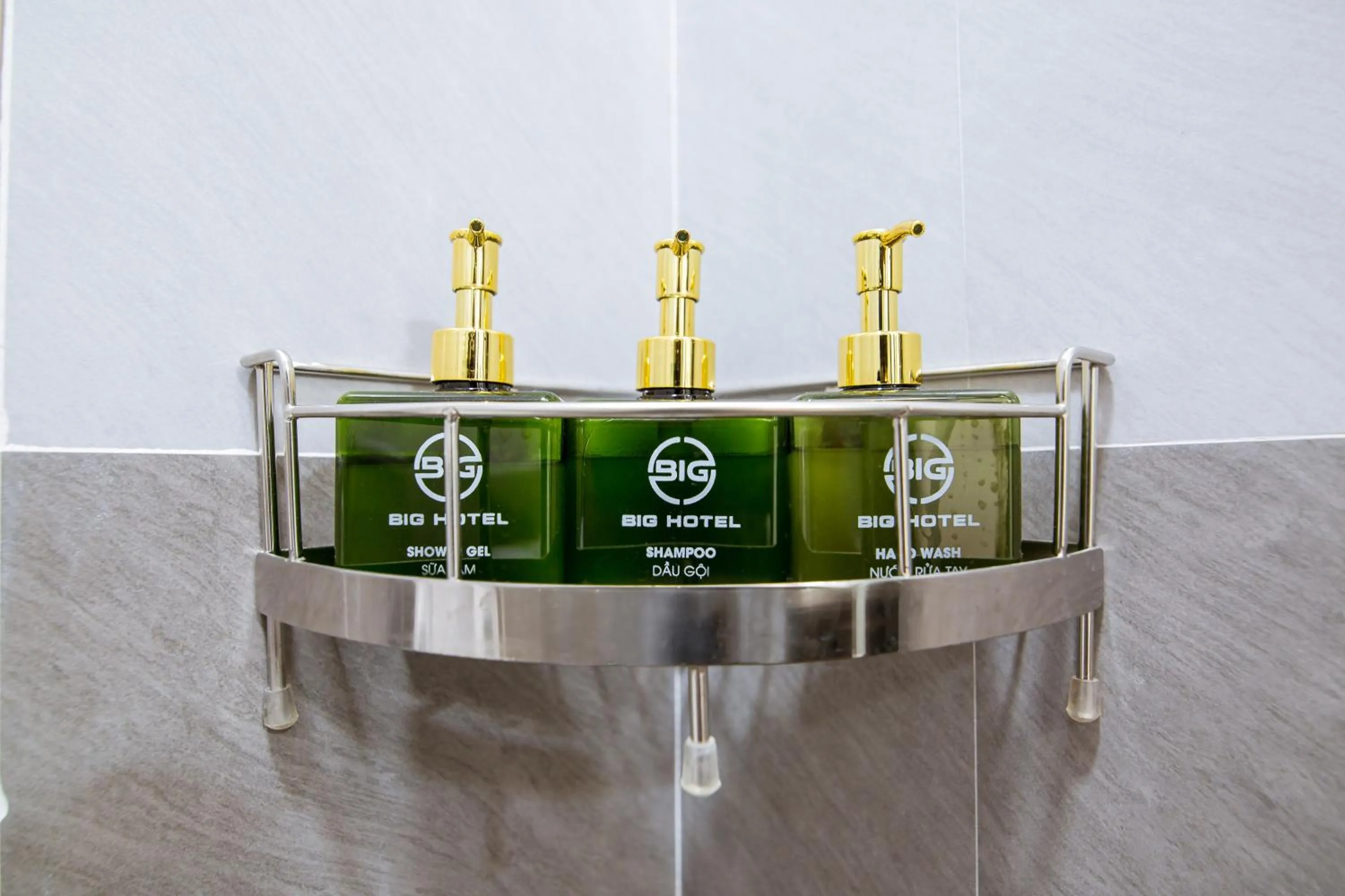 Shower in BIG Hotel Huế