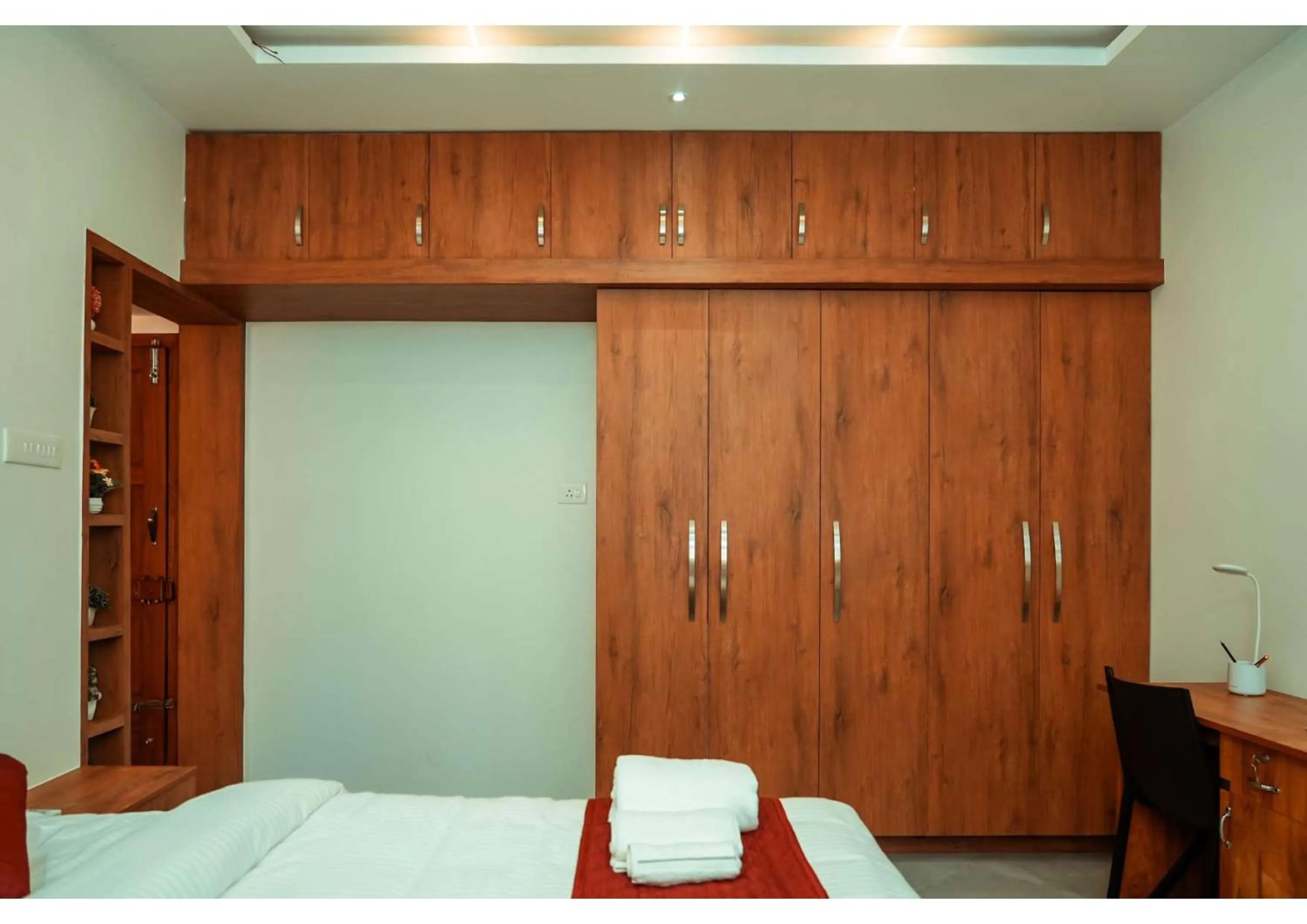 Bed in Kalloos Island Backwater Resort