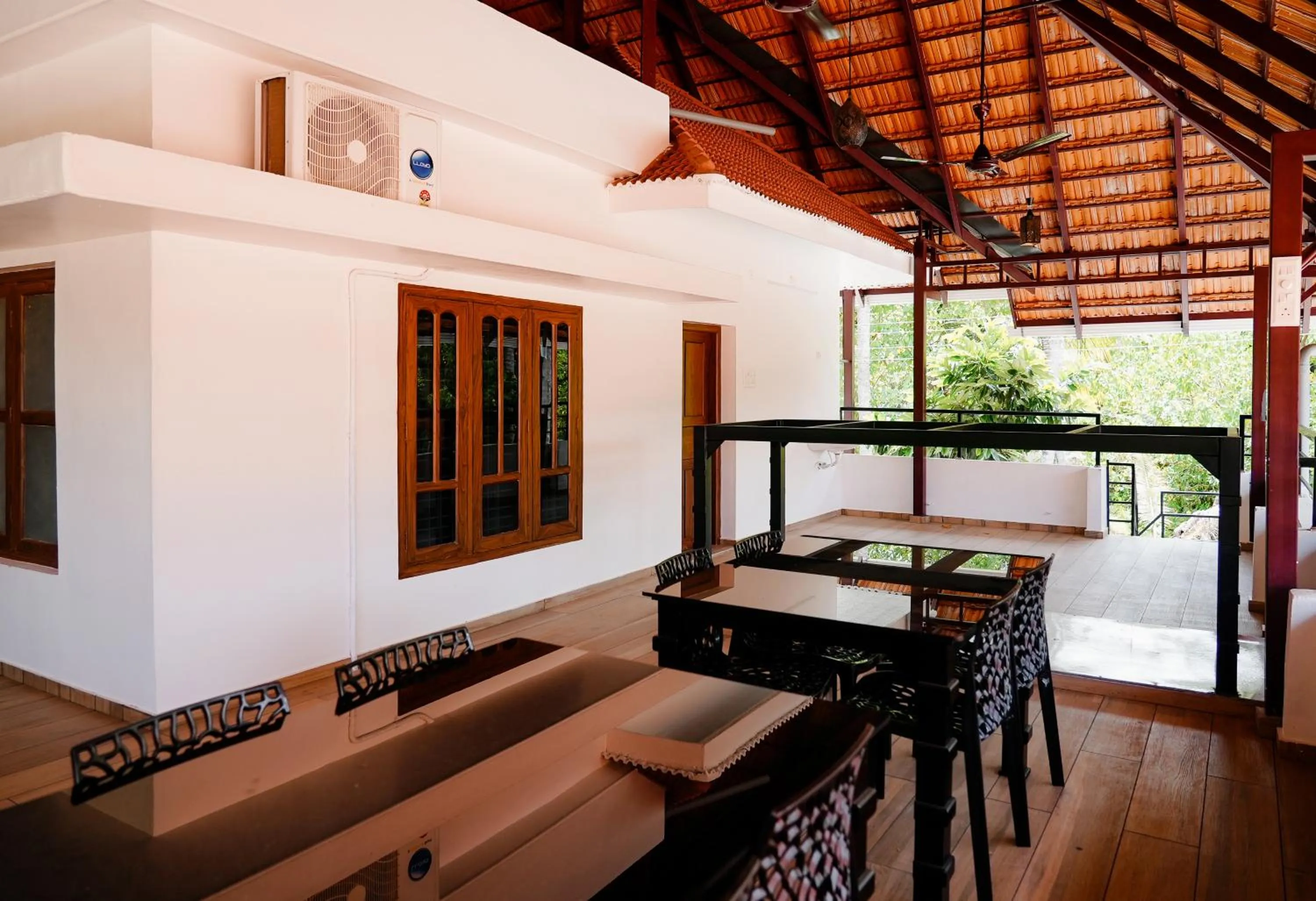 Kalloos Island Backwater Resort