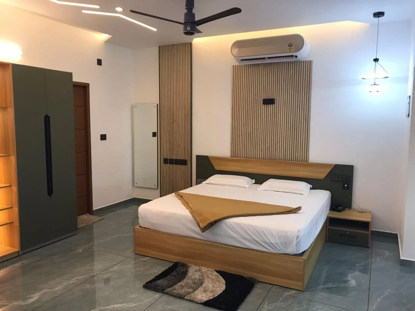 Bed in Kalloos Island Backwater Resort