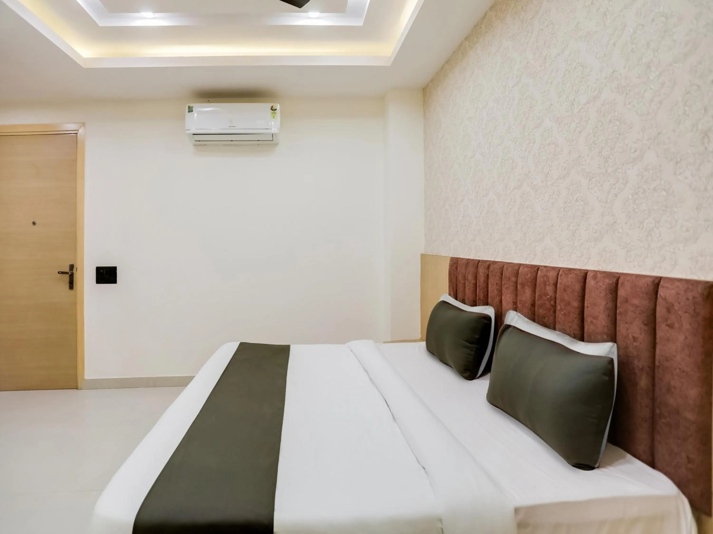 Bedroom, Bed in Townhouse Magnolia Corporate Stays