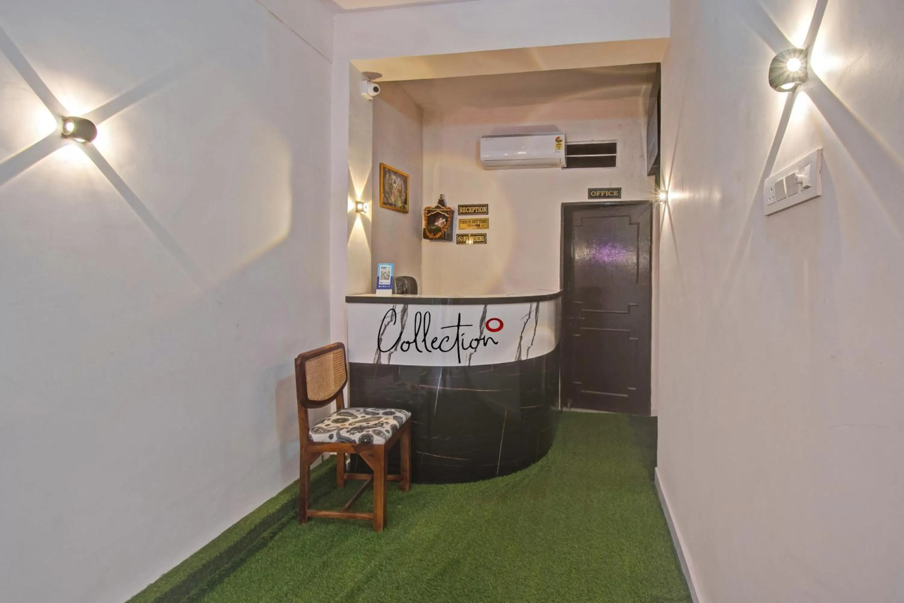 Lobby or reception in Hotel O The Legent Hotel