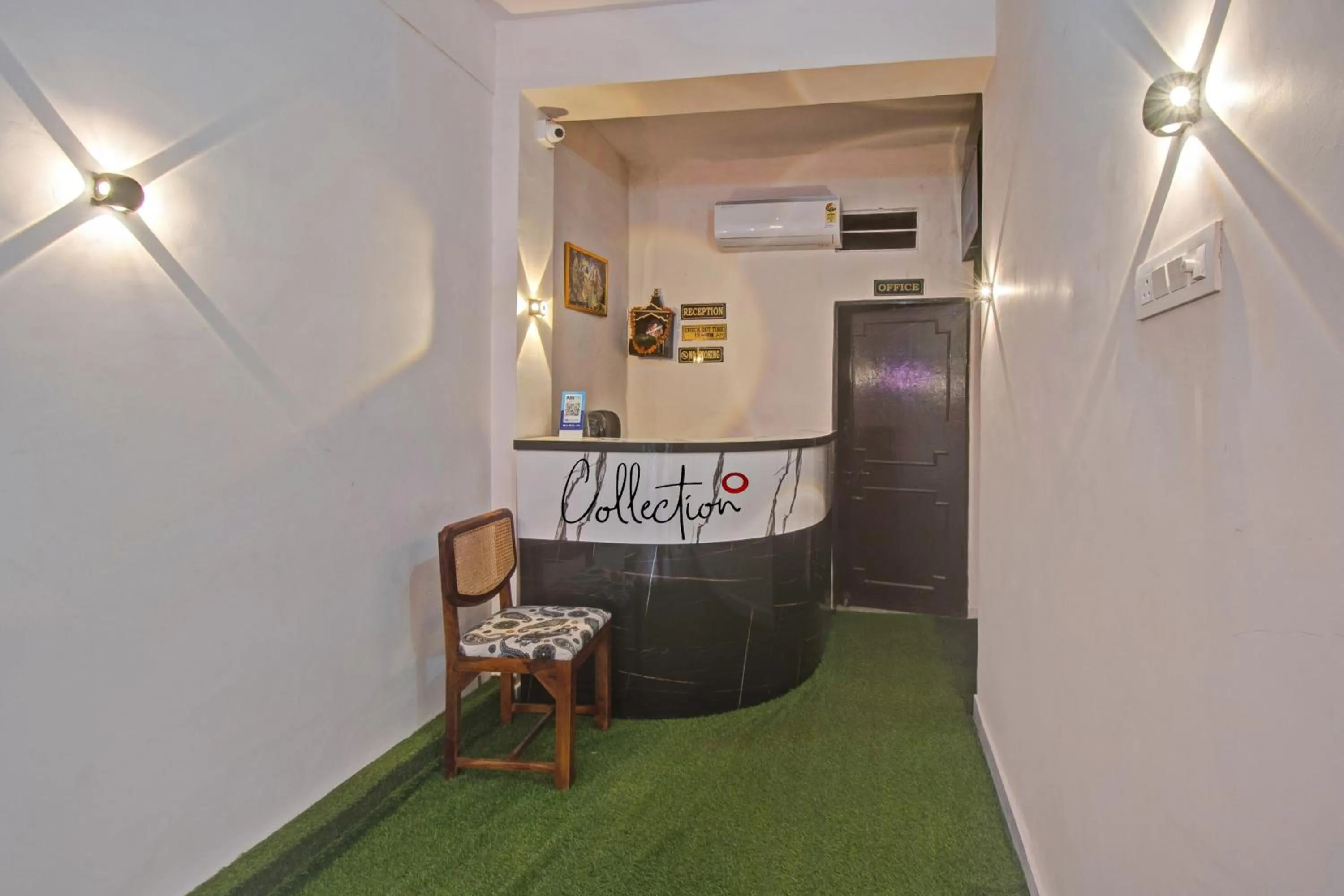 Lobby or reception in Hotel O The Legent Hotel