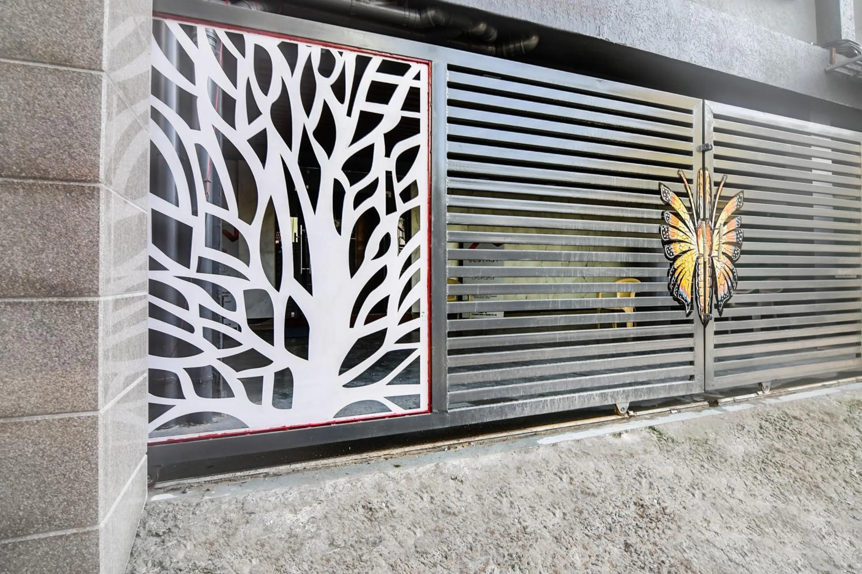 Facade/entrance in Townhouse Oak Sayhallo Ecstasy