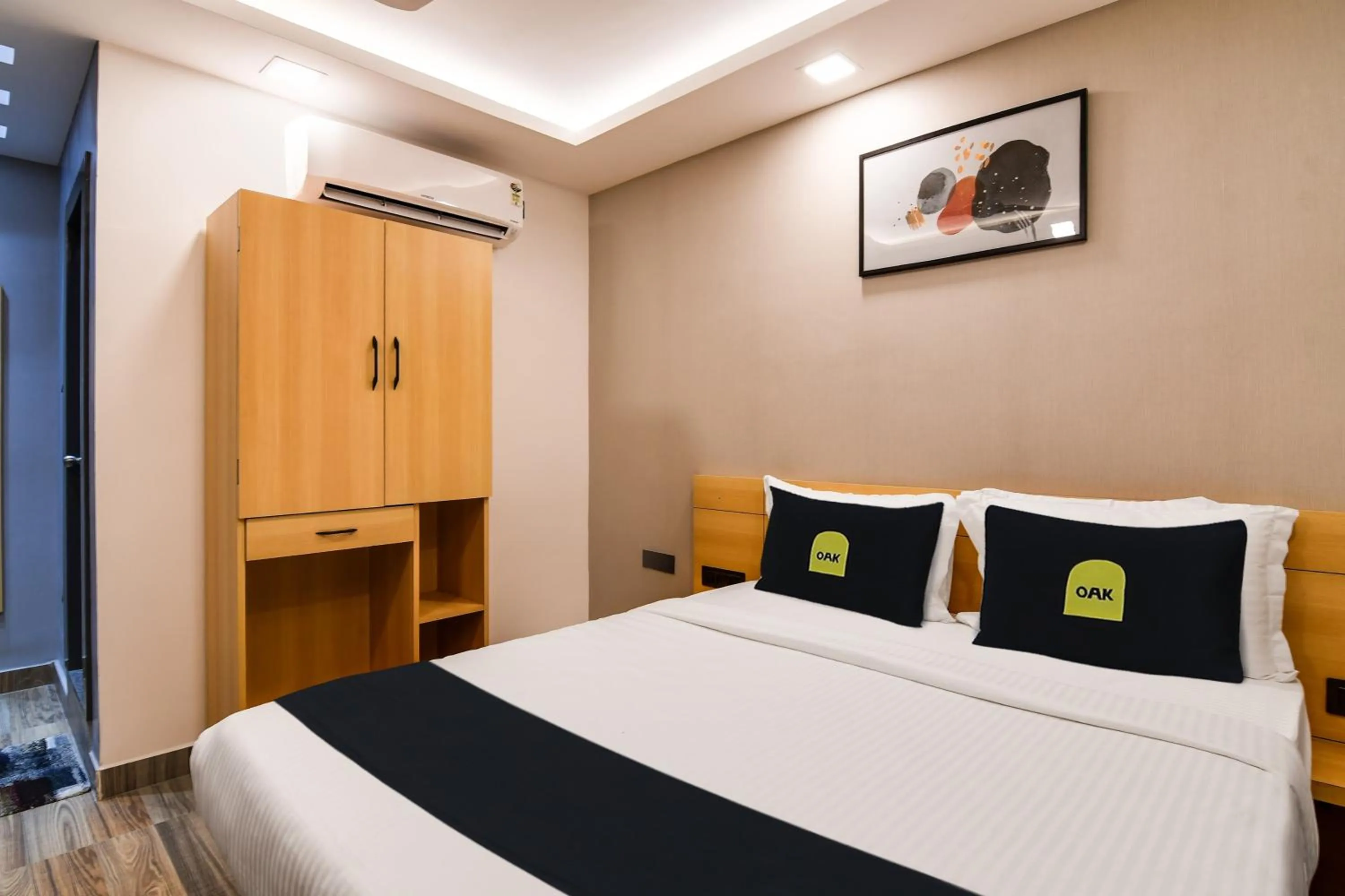 Bedroom, Bed in Townhouse Oak Sayhallo Ecstasy