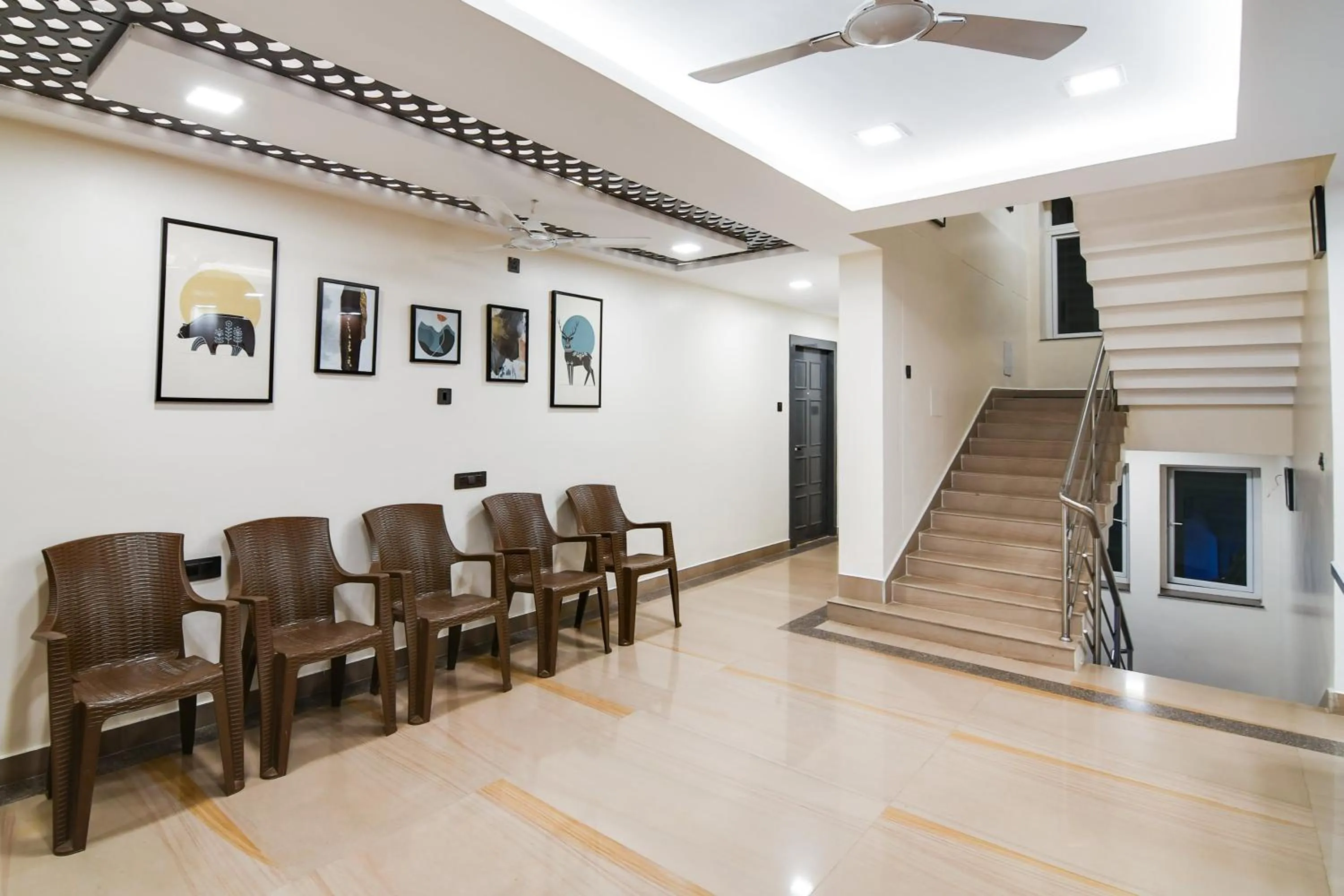 Lobby or reception in Townhouse Oak Sayhallo Ecstasy