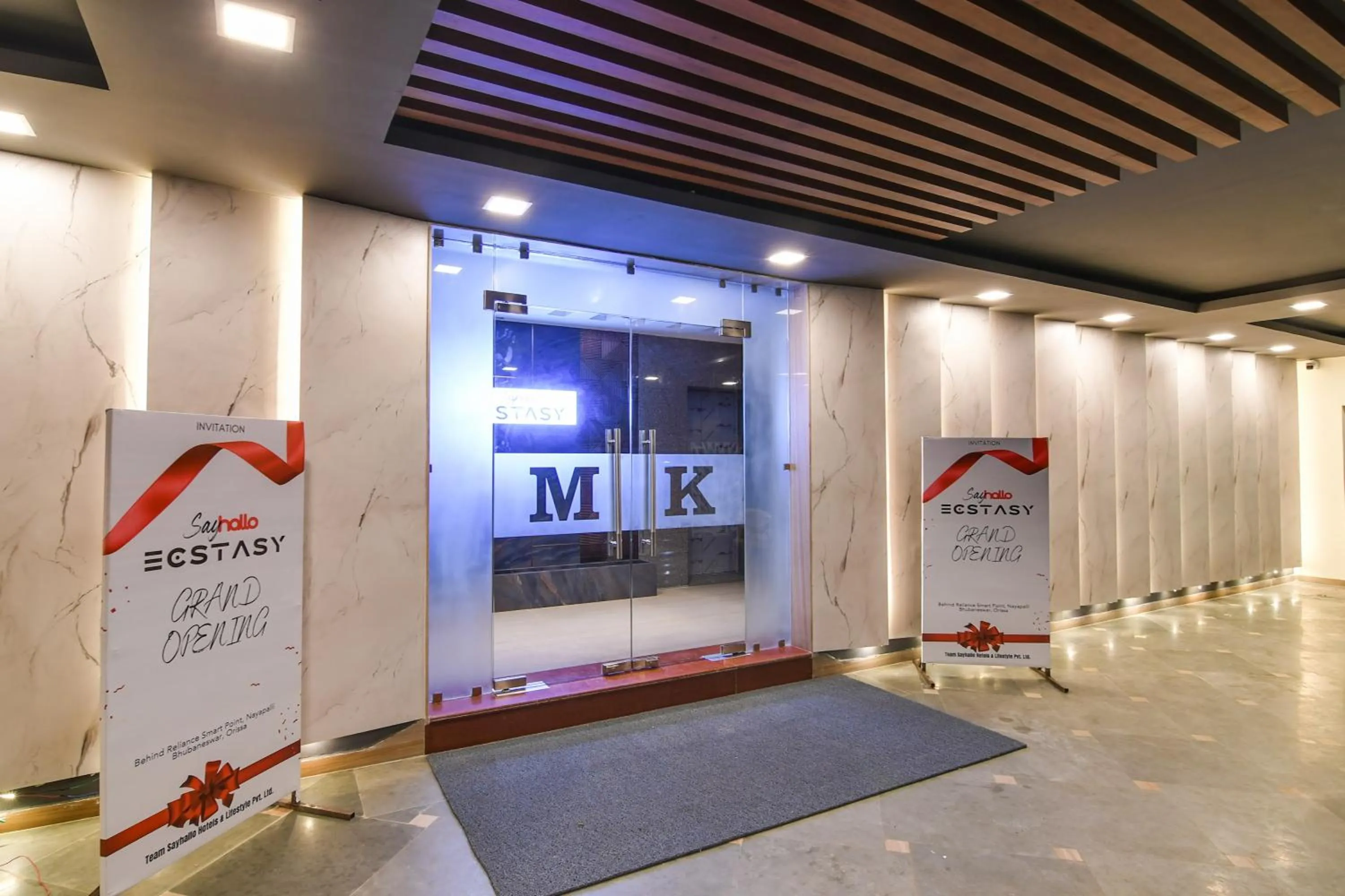 Facade/entrance in Townhouse Oak Sayhallo Ecstasy