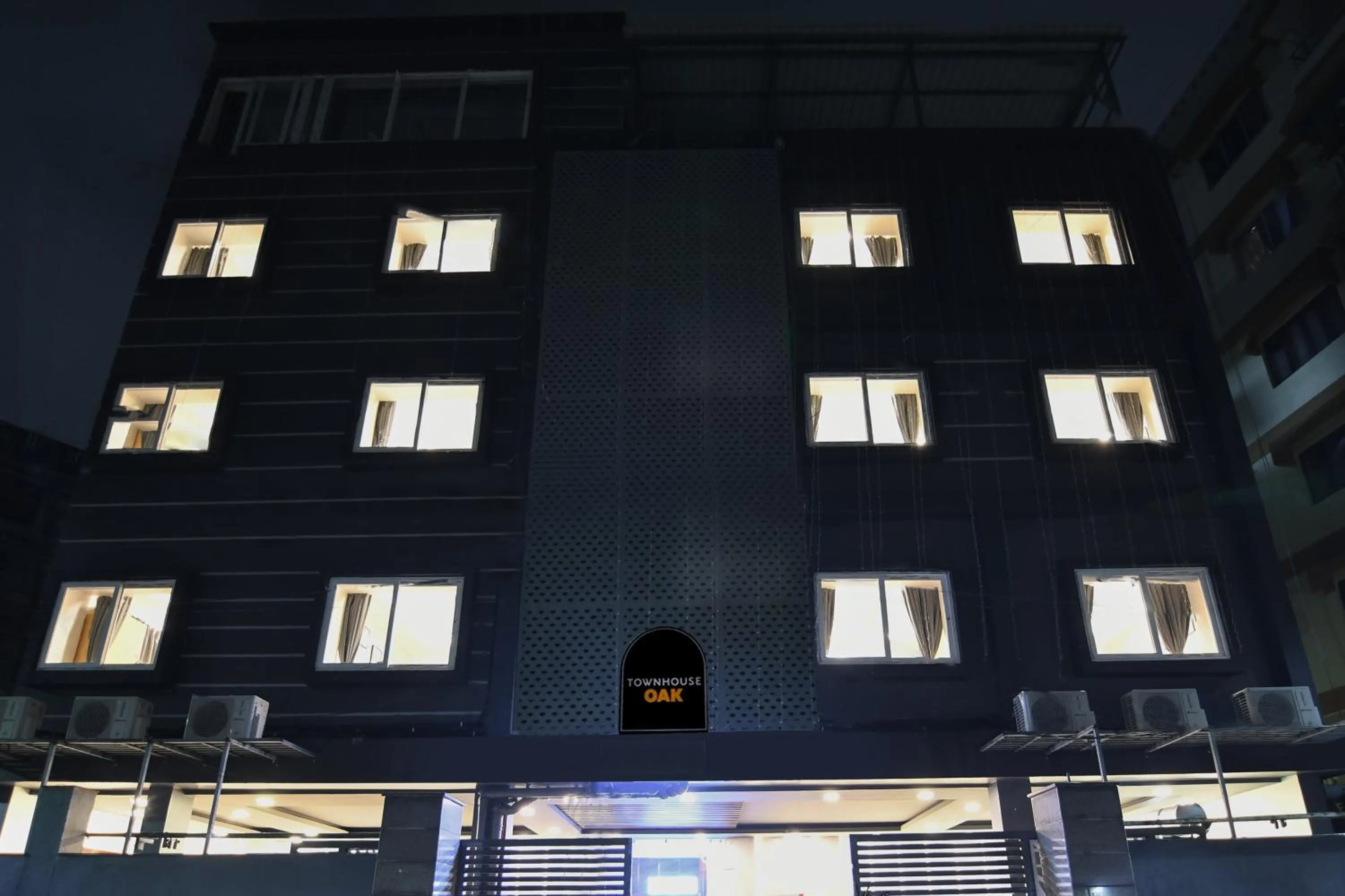 Facade/entrance in Townhouse Oak Sayhallo Ecstasy