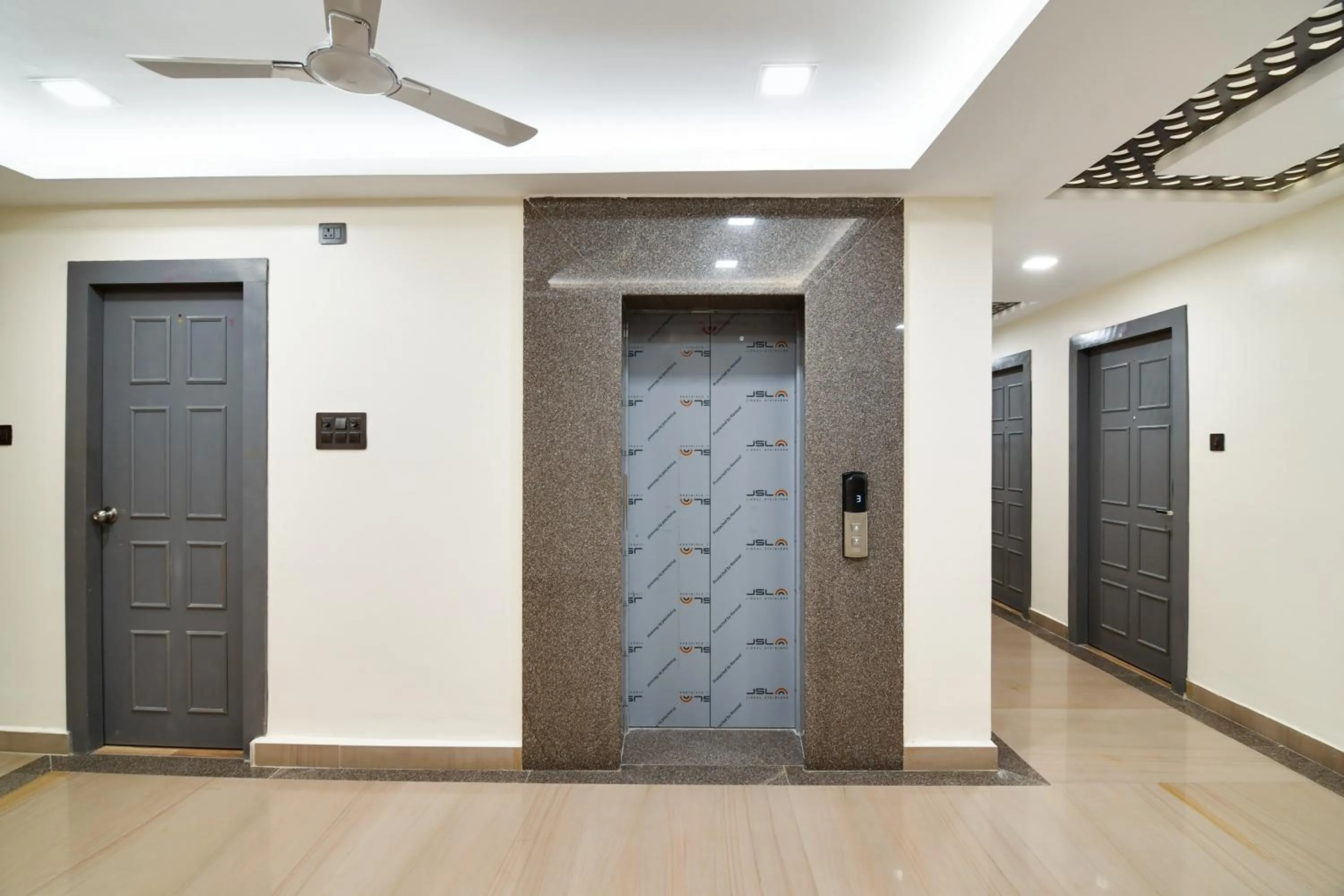 Lobby or reception in Townhouse Oak Sayhallo Ecstasy