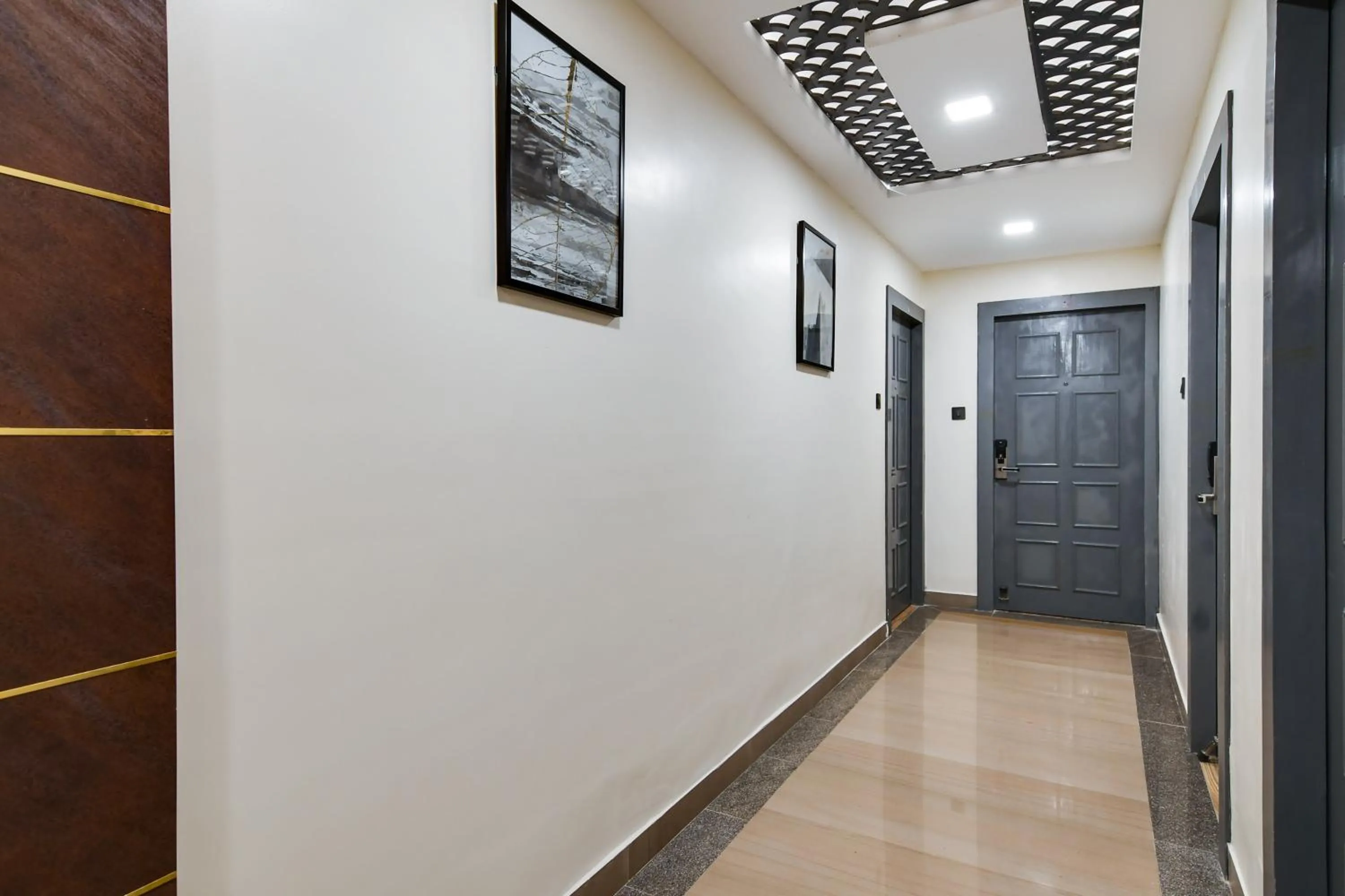 Lobby or reception in Townhouse Oak Sayhallo Ecstasy