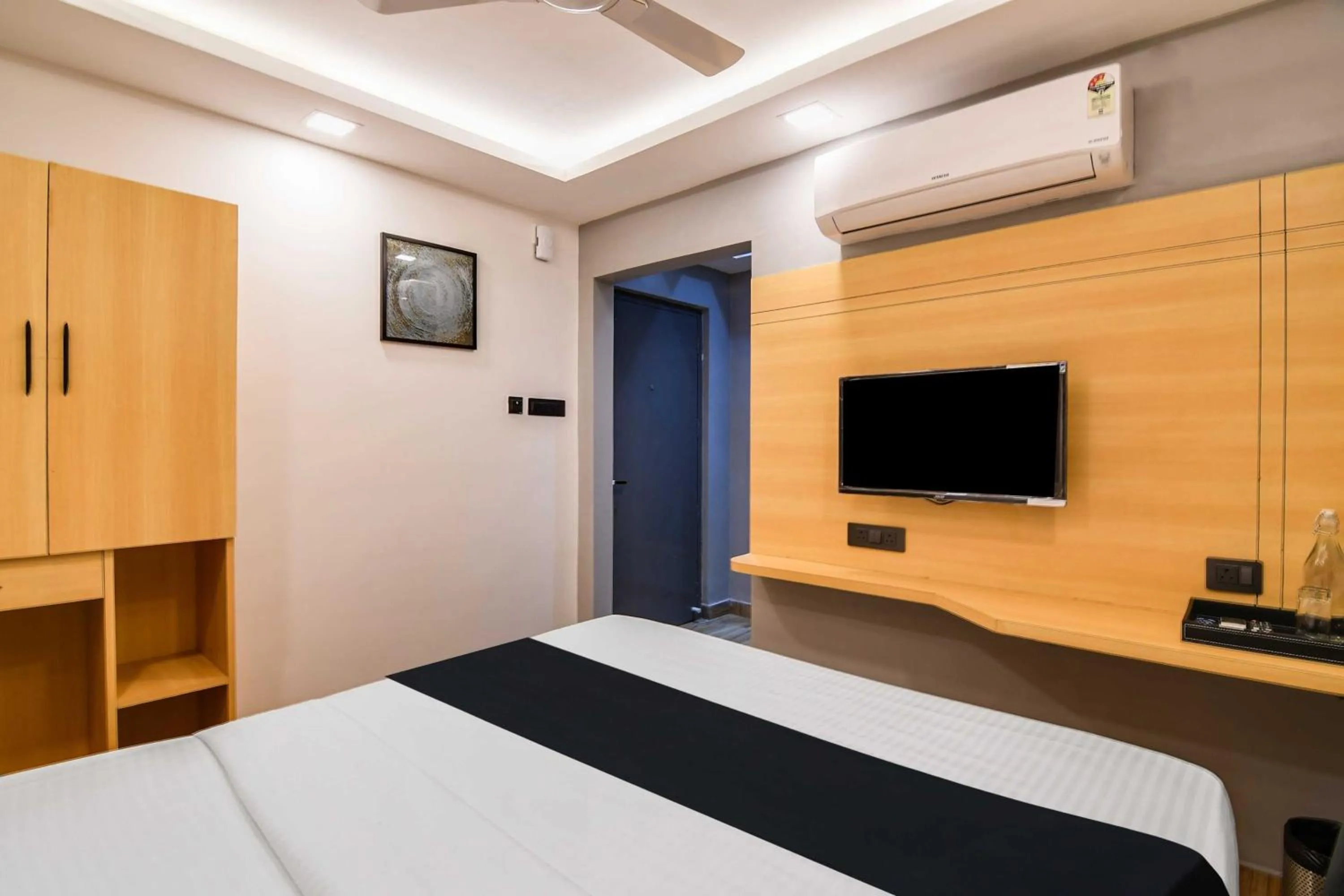 Bedroom, Bed in Townhouse Oak Sayhallo Ecstasy