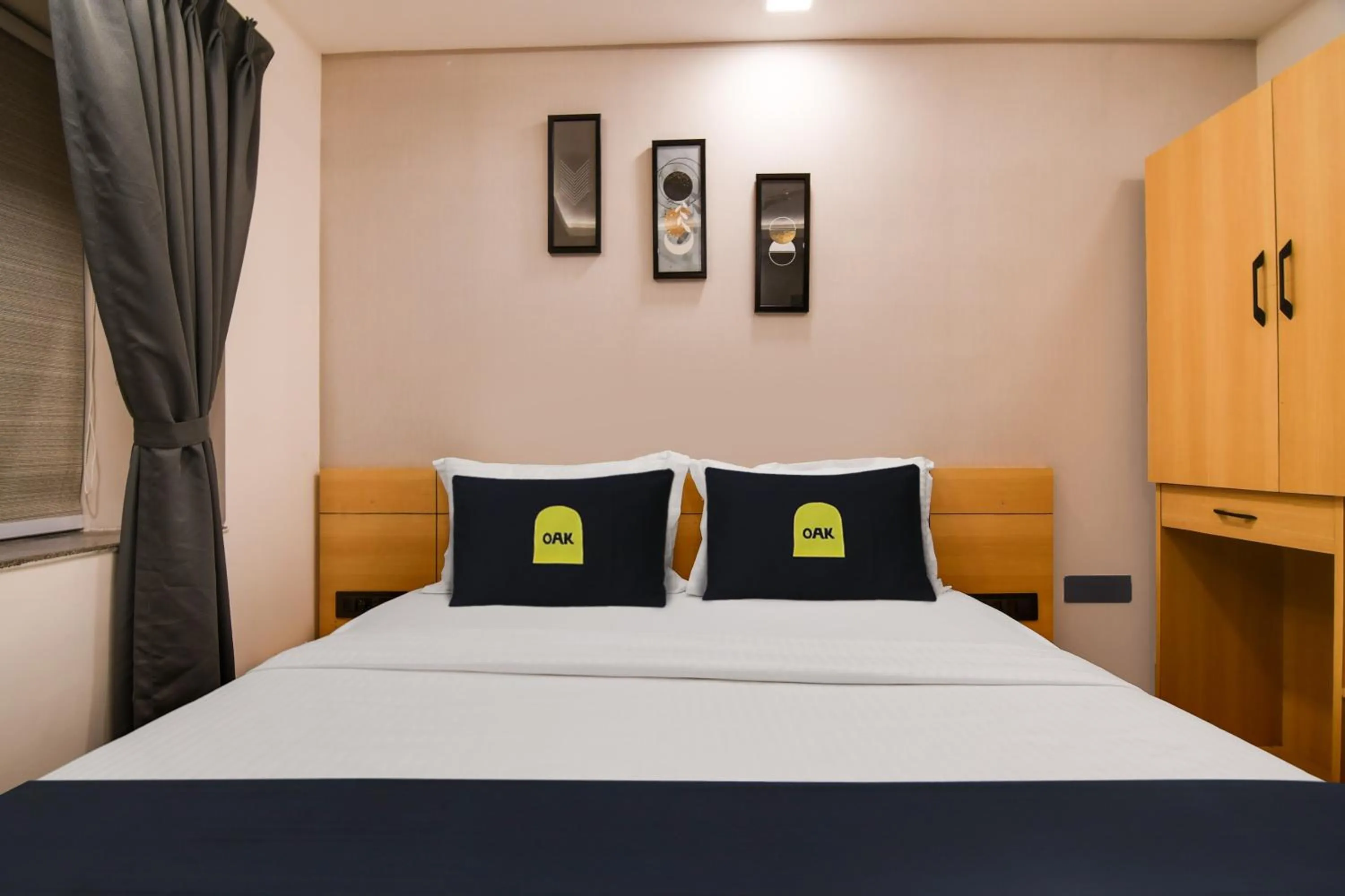 Bedroom, Bed in Townhouse Oak Sayhallo Ecstasy