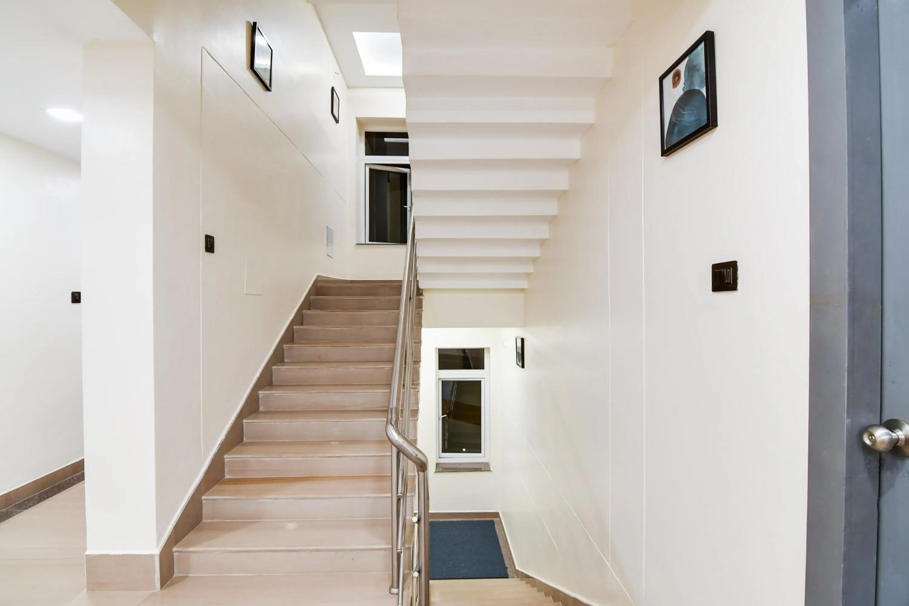 Lobby or reception in Townhouse Oak Sayhallo Ecstasy