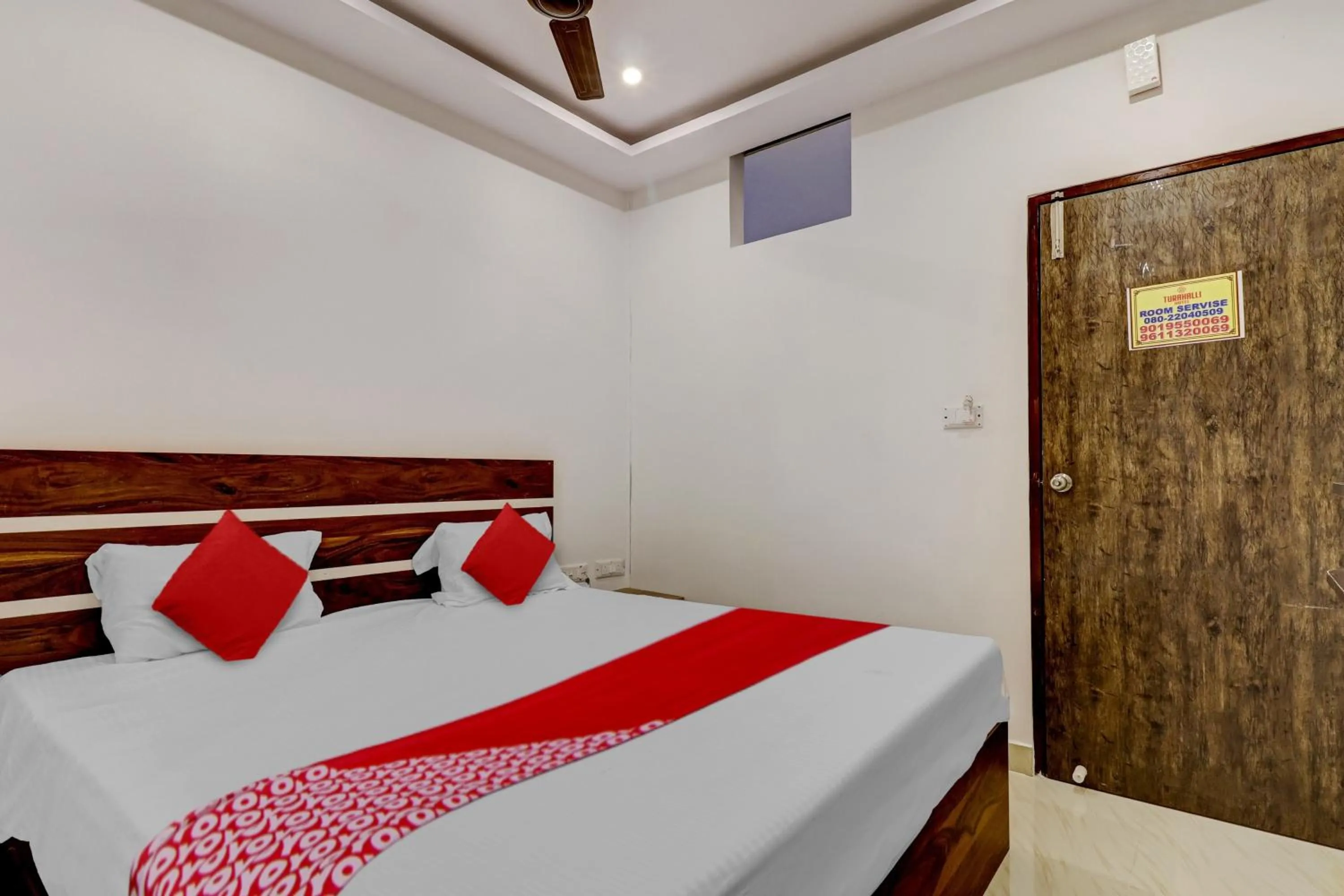 Bedroom, Bed in Hotel O Turahalli