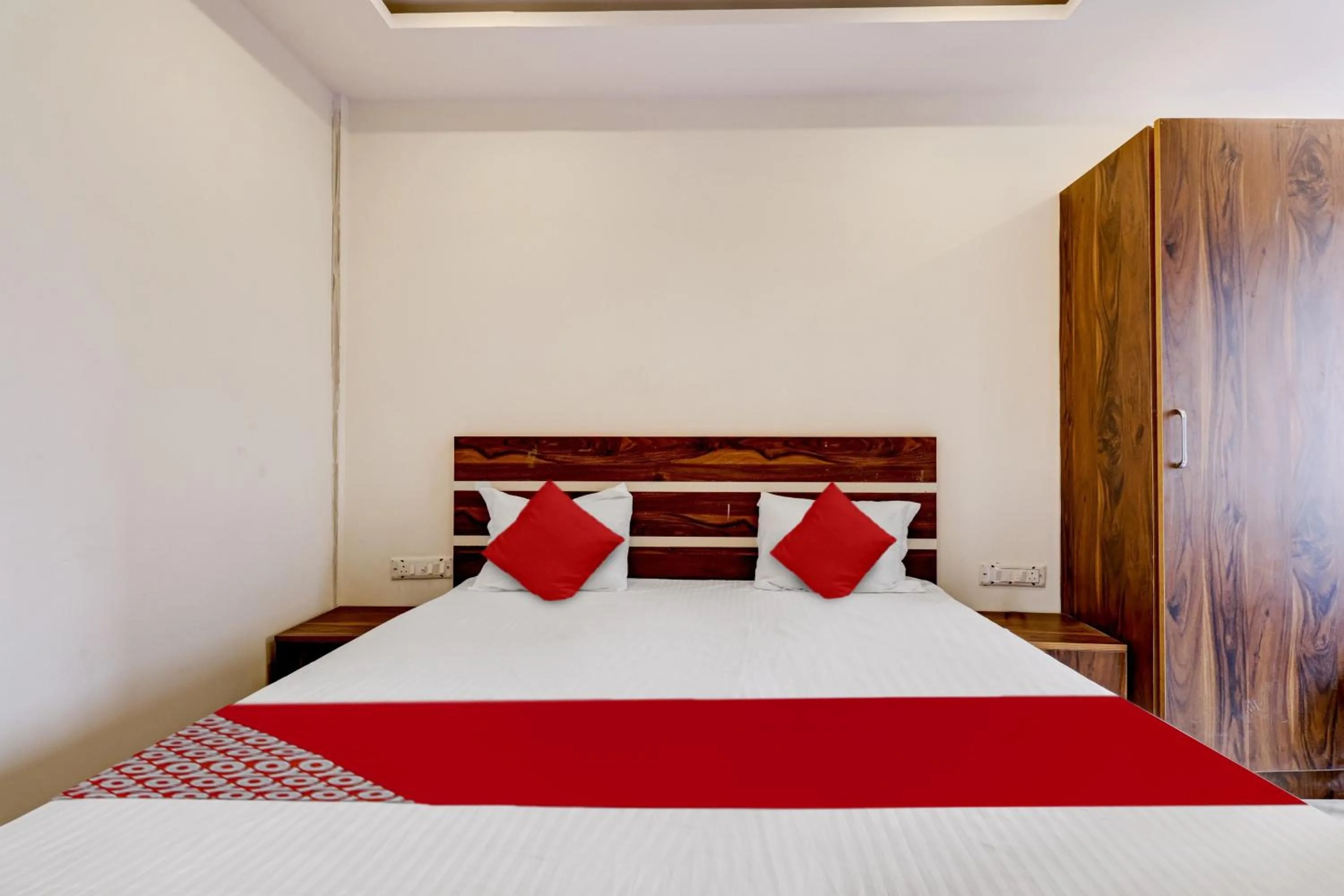 Bedroom, Bed in Hotel O Turahalli