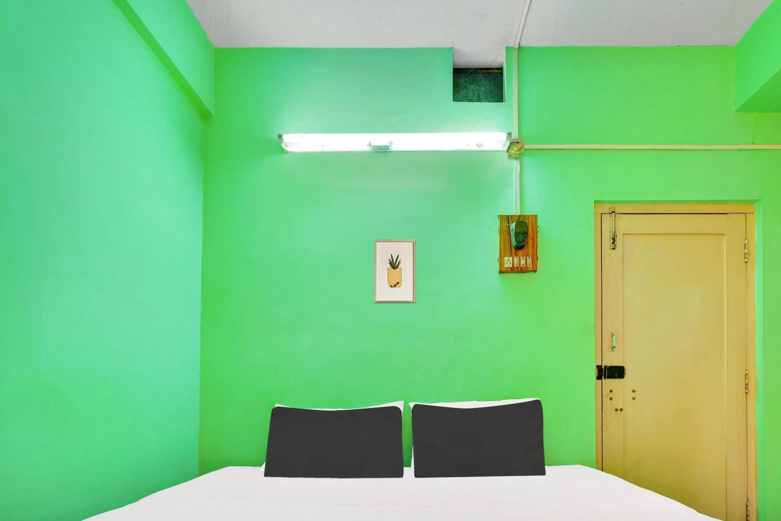 Facade/entrance, Bed in Hotel O RK HOTEL