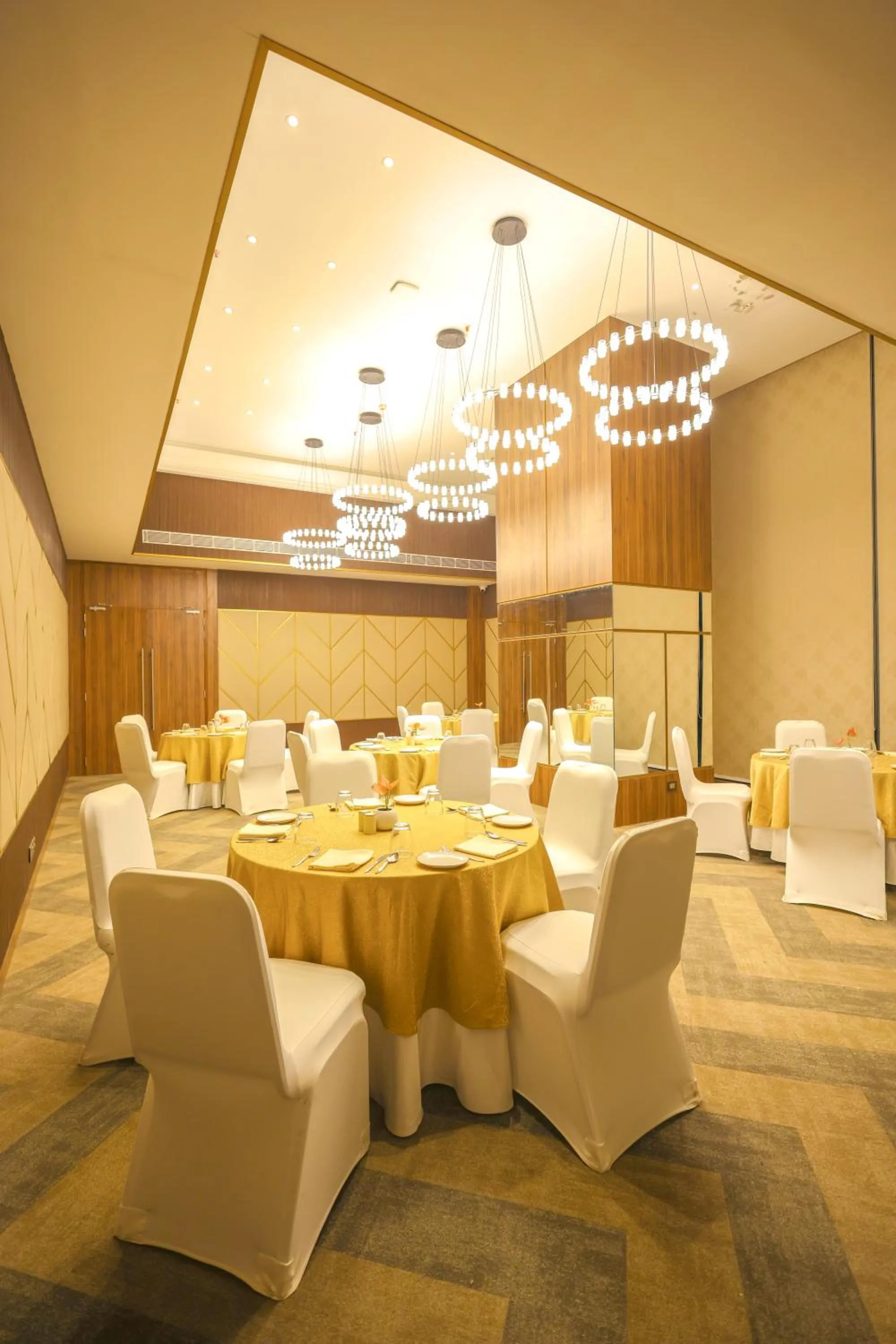 Banquet/Function facilities in Rhythm Gurugram Hotel & Suites, Sohna Road