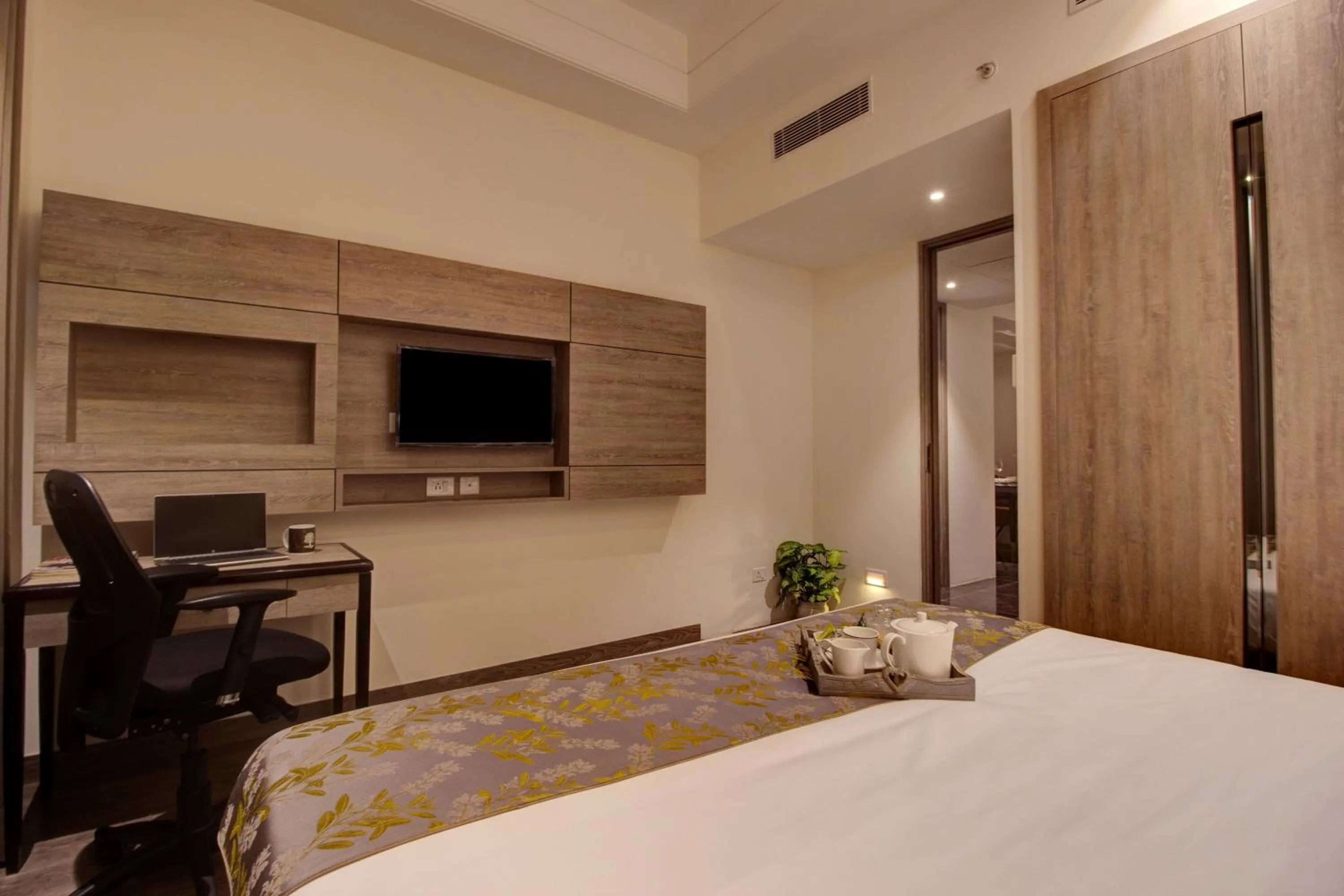 Bed in Rhythm Gurugram Hotel & Suites, Sohna Road