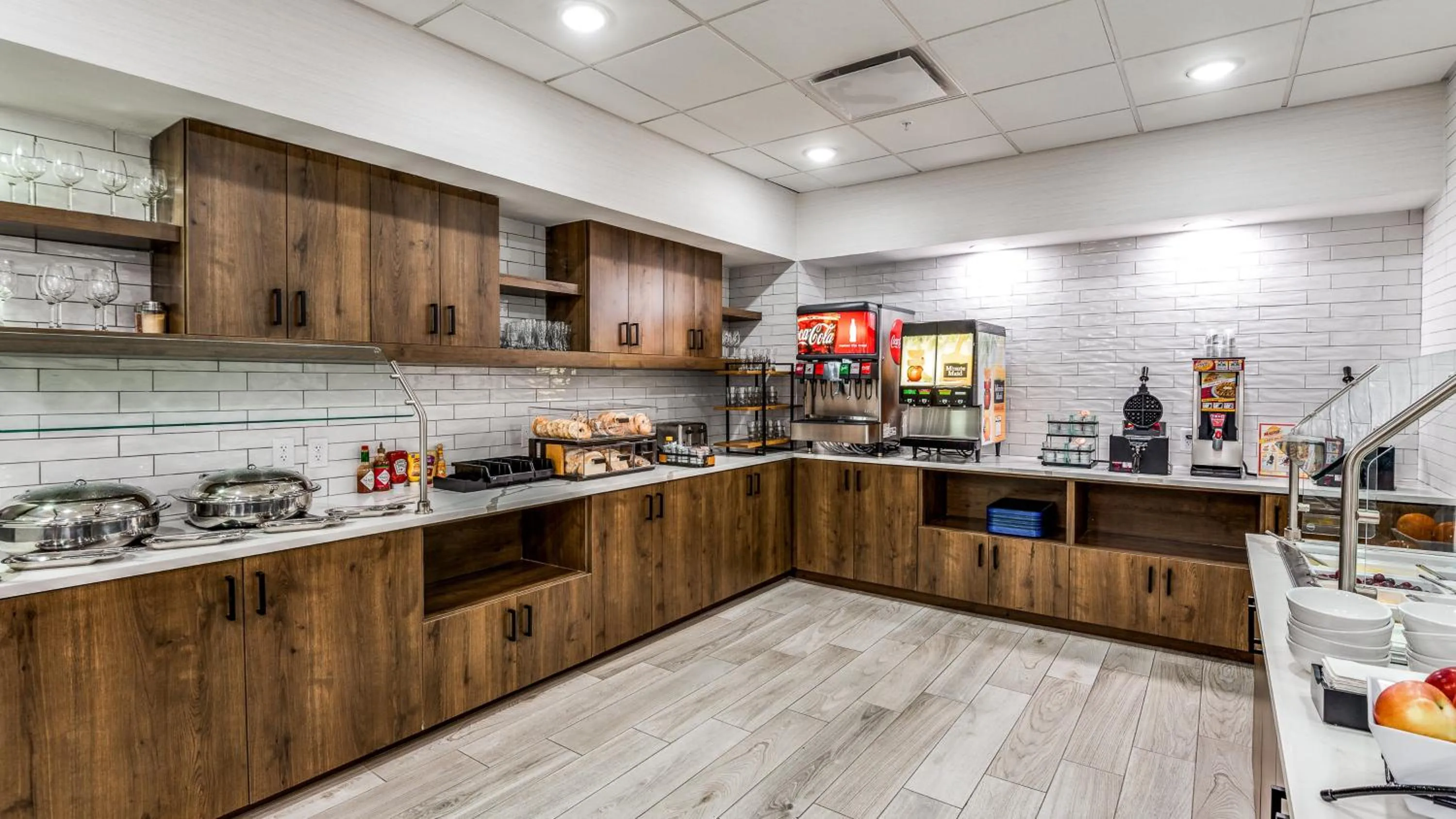 Breakfast in Holiday Inn Dallas Market Ctr Love Field by IHG