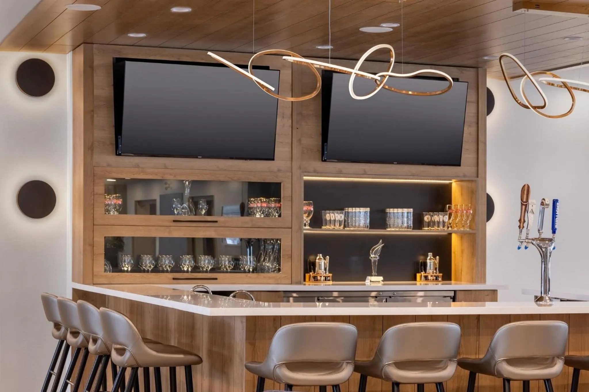 Lounge or bar in Staybridge Suites Port Elgin by IHG