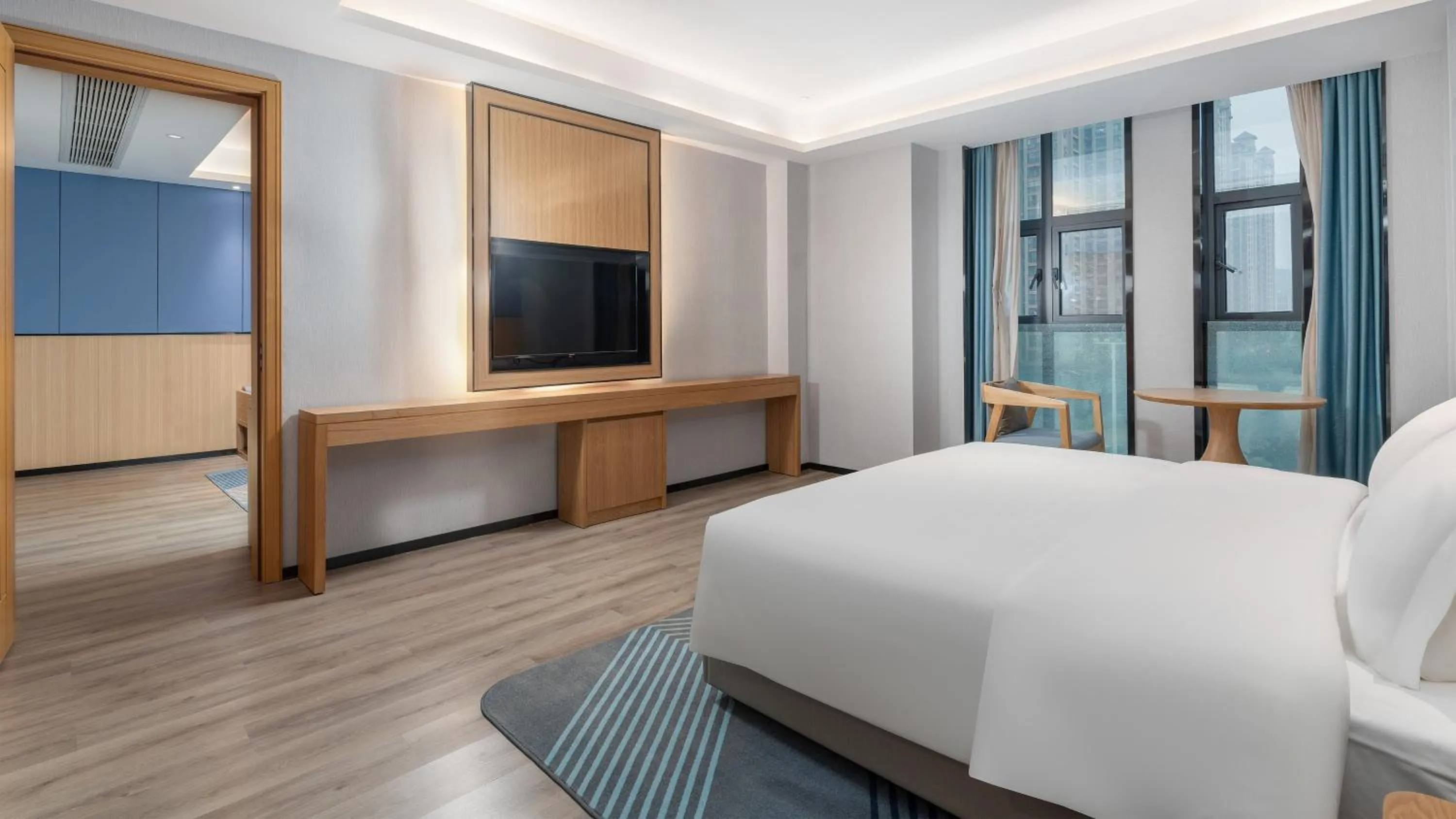 Photo of the whole room in Holiday Inn Express Huangshi Cihu Lake by IHG