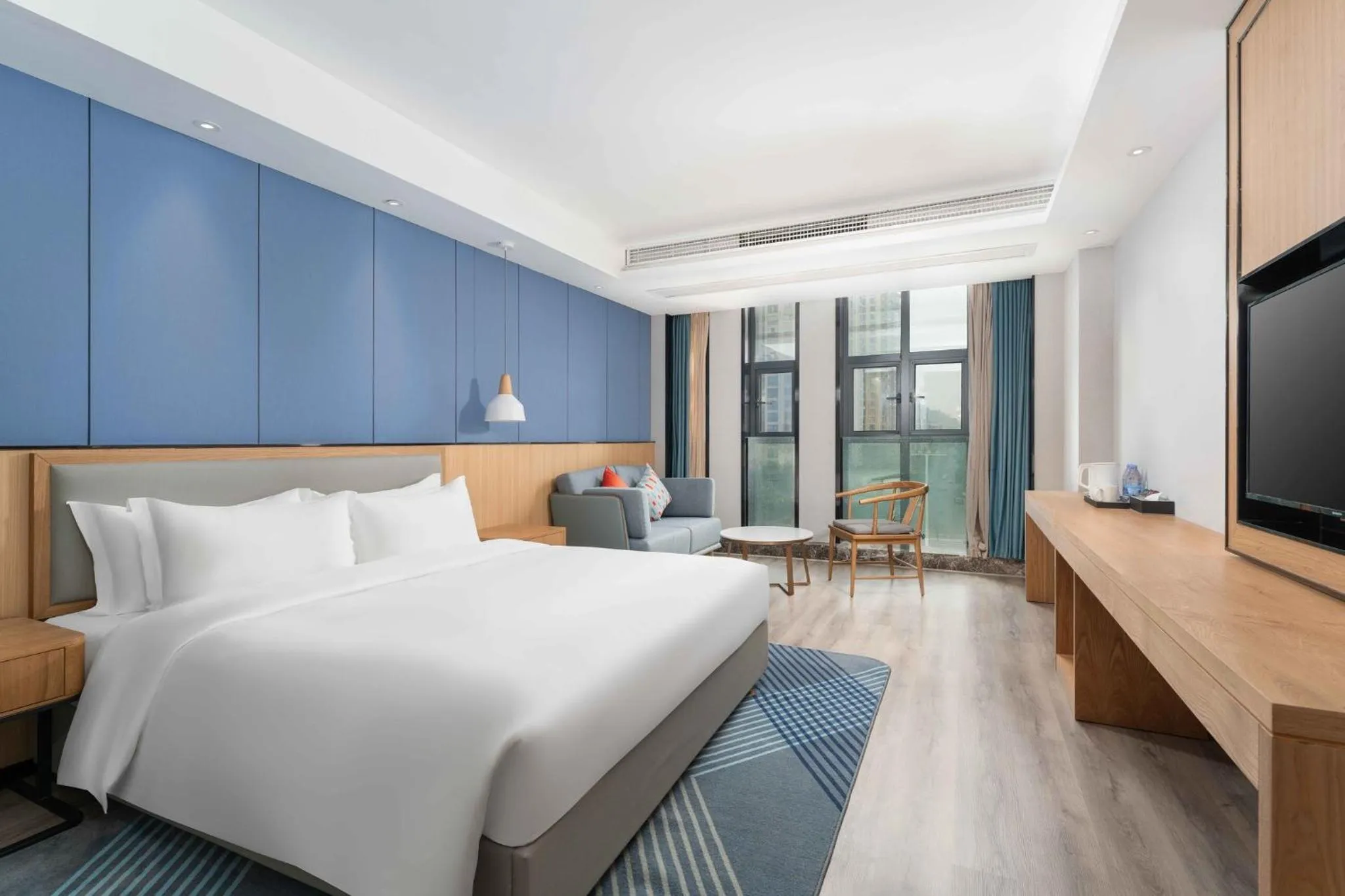 Photo of the whole room in Holiday Inn Express Huangshi Cihu Lake by IHG