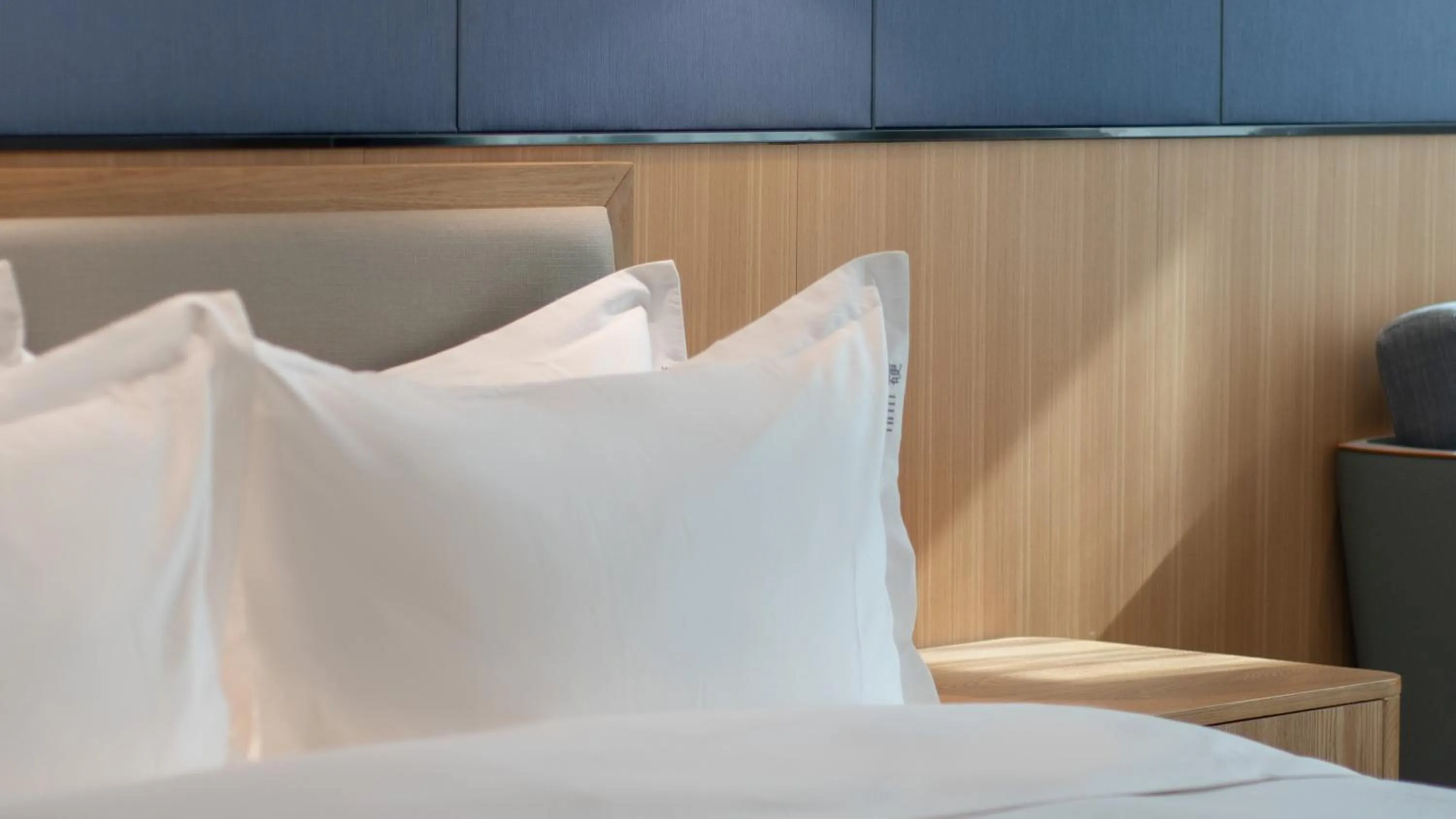 Photo of the whole room in Holiday Inn Express Huangshi Cihu Lake by IHG