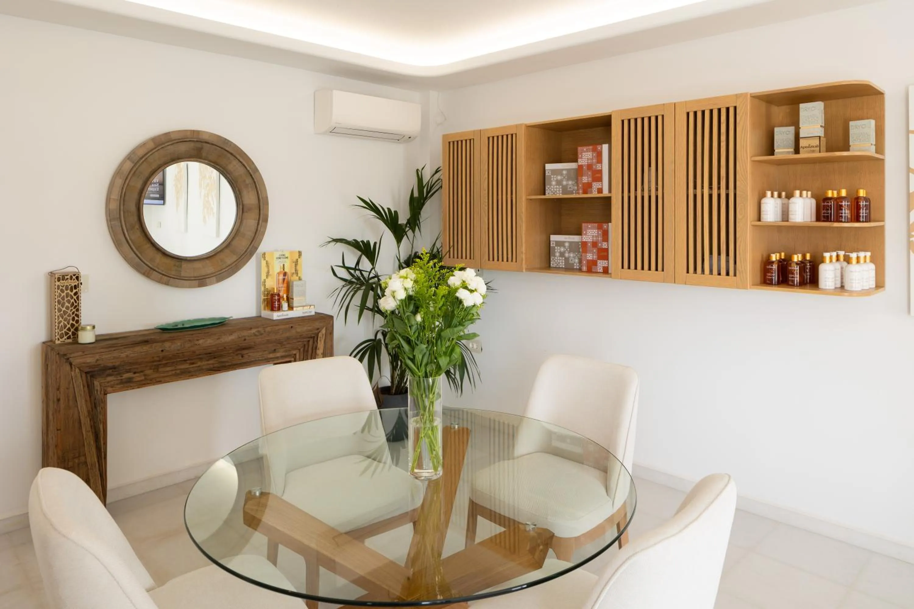 Shower in Virtu on the Hill