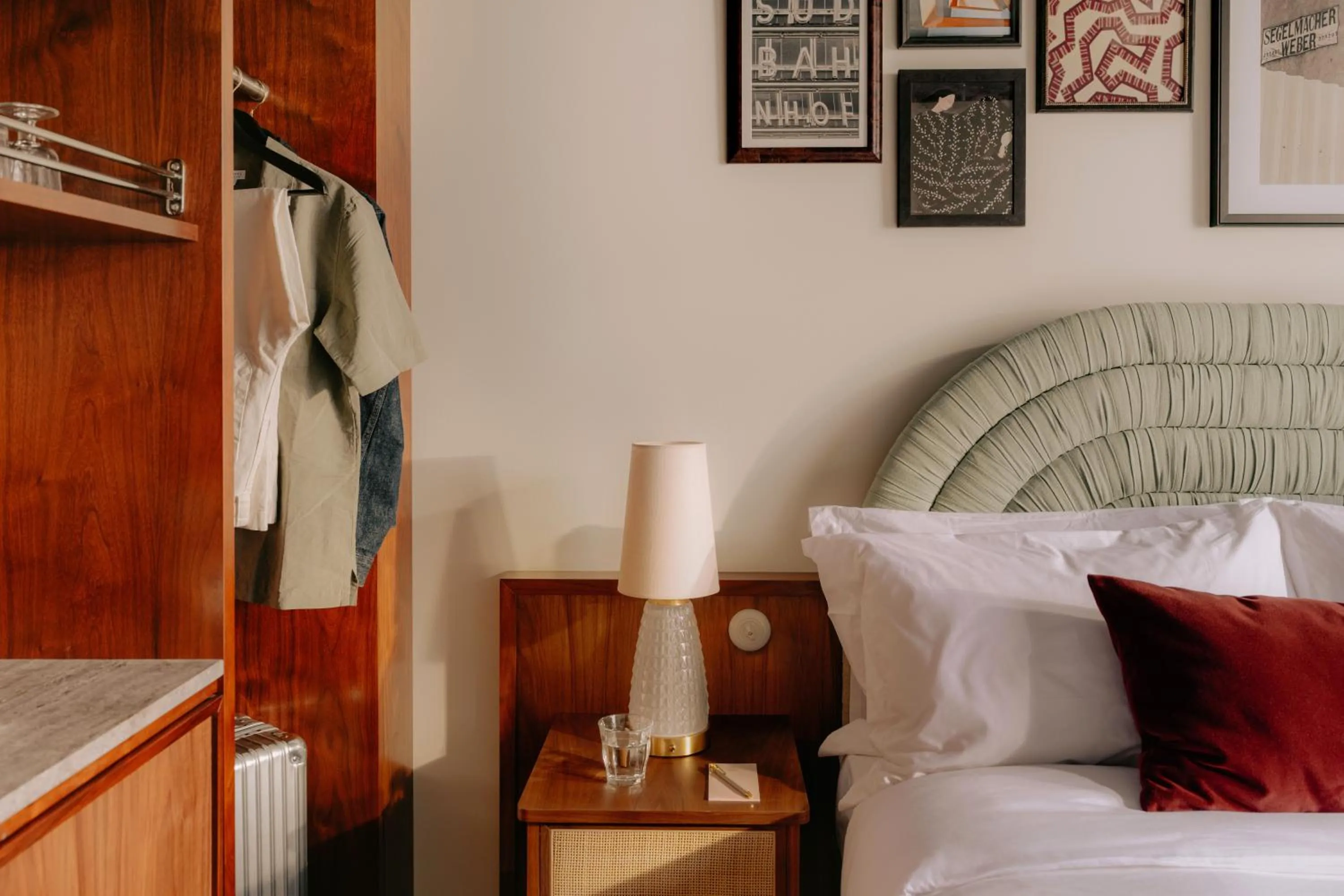 Photo of the whole room, Bed in The Hoxton Vienna