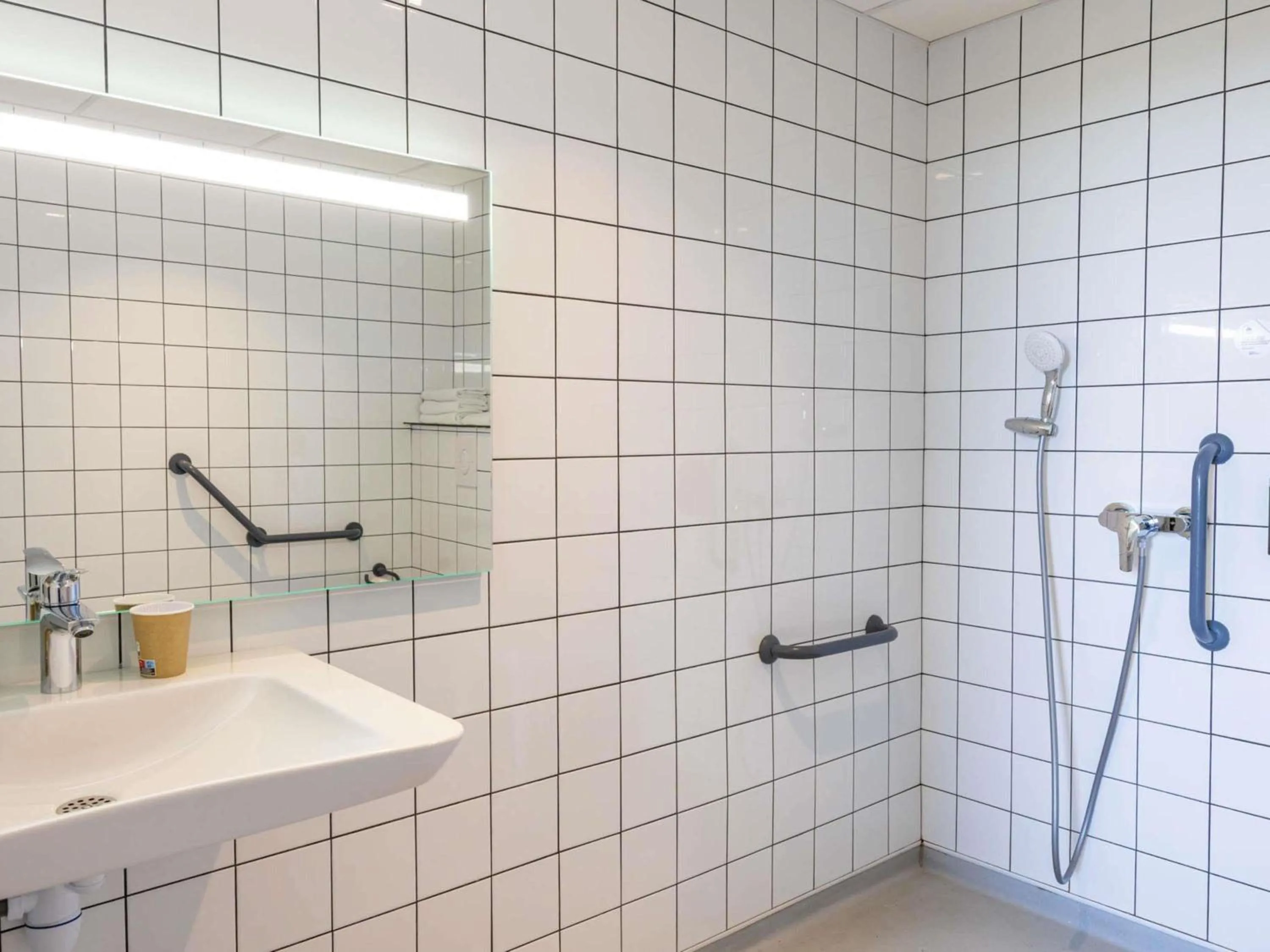 Bedroom in ibis budget Toulouse Labège