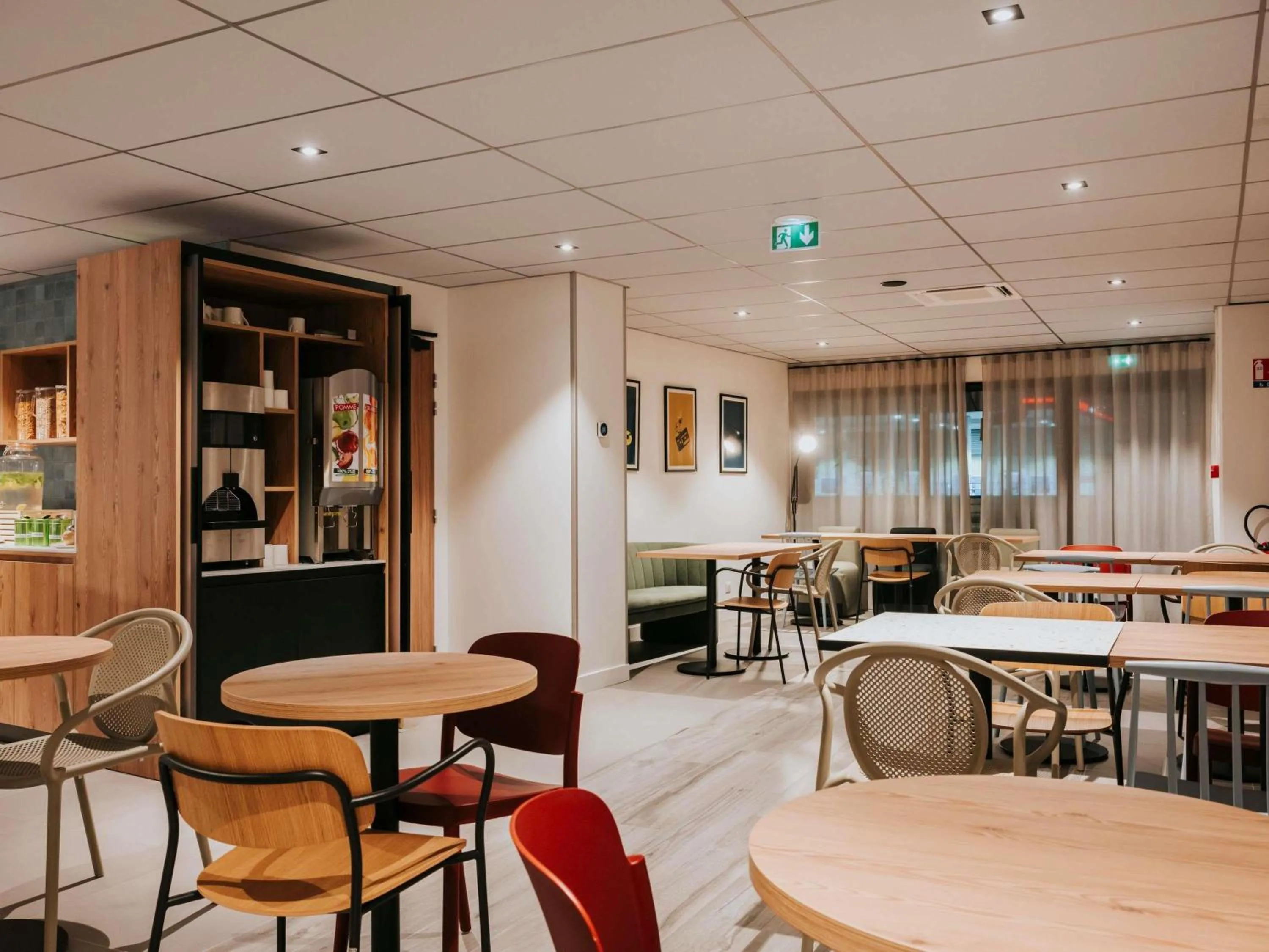 Lounge or bar in ibis Rouen Centre Rive Droite Pasteur