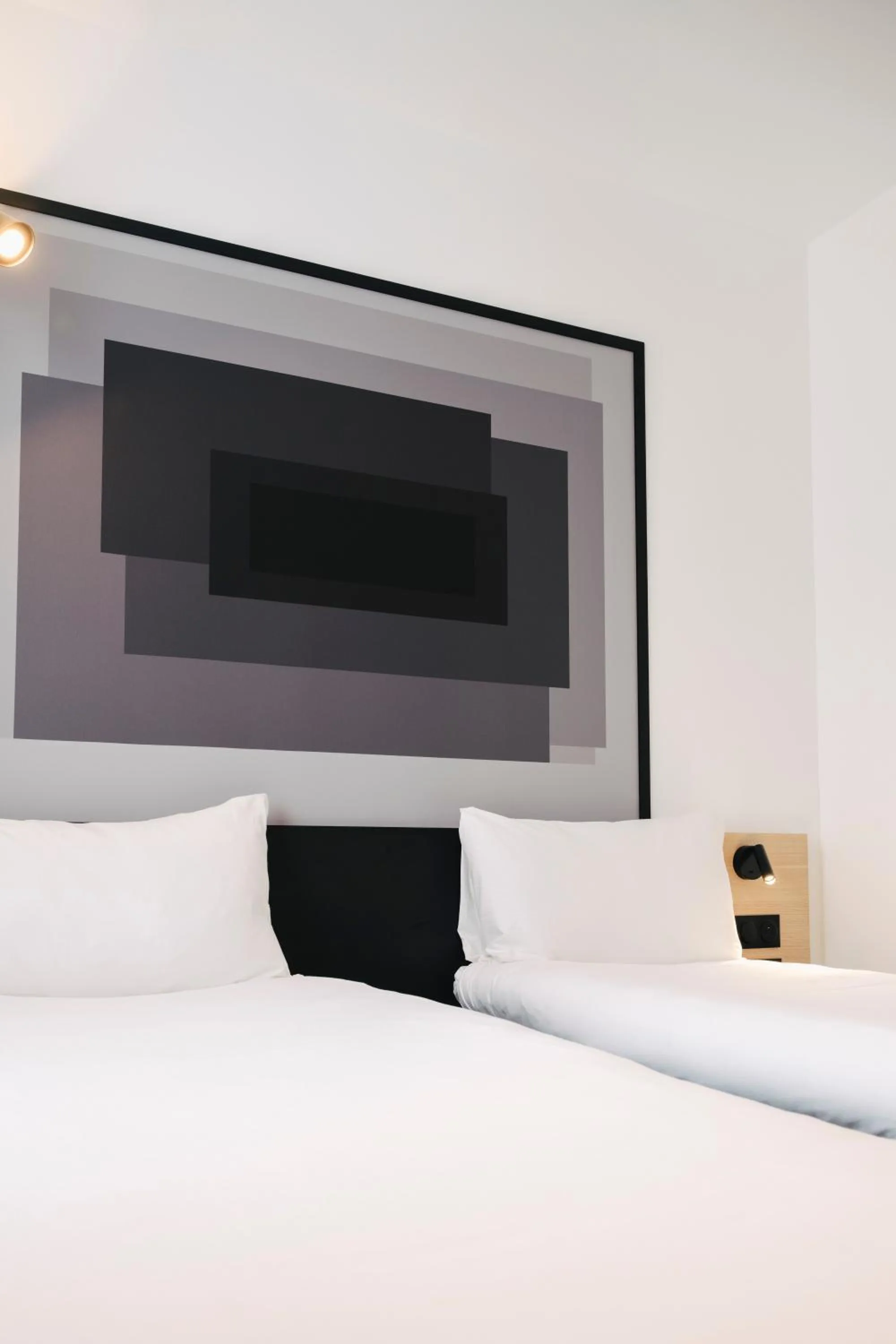 Bedroom, Bed in ibis Rouen Centre Rive Droite Pasteur