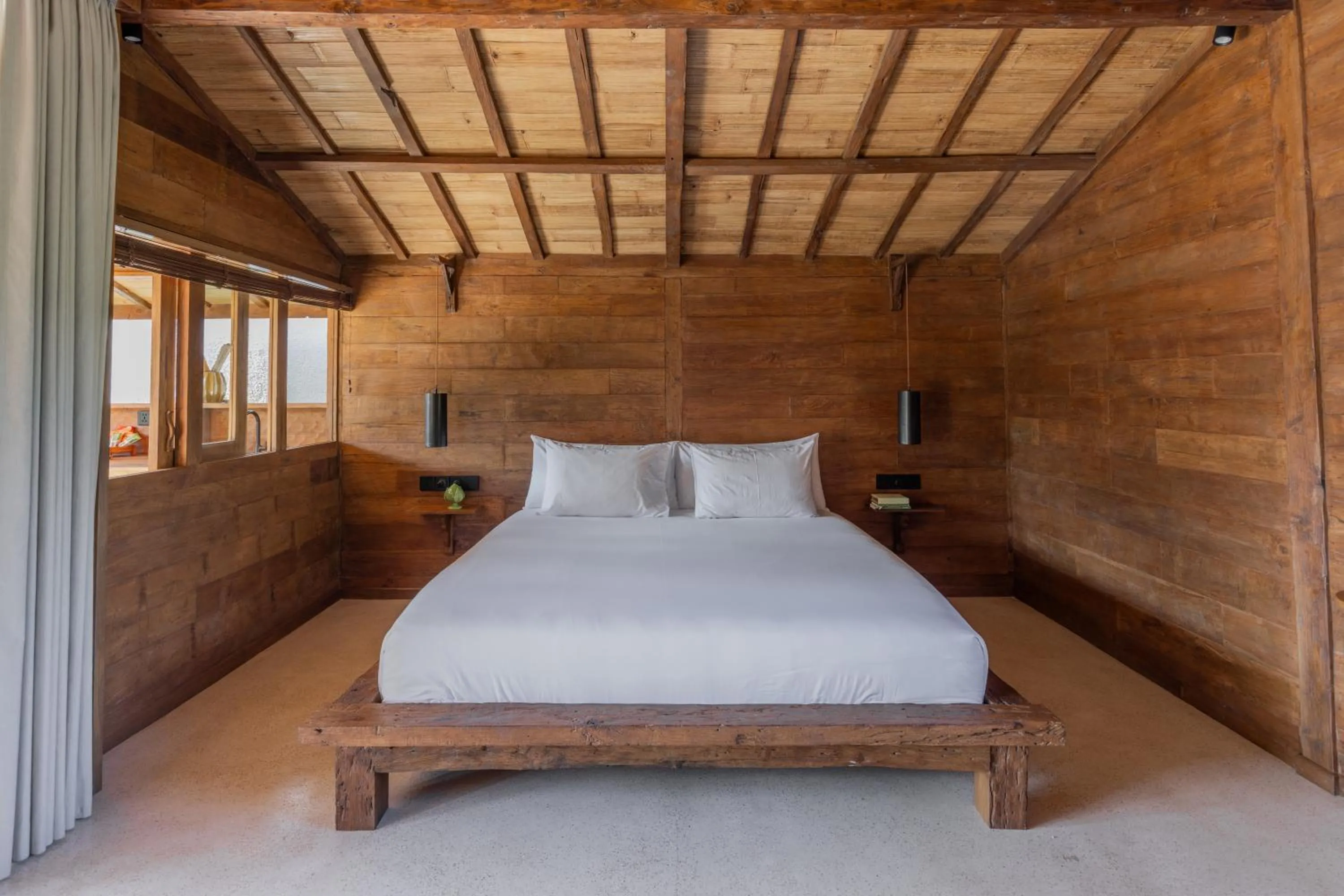 Bed in Kalyana Villa Gili Air