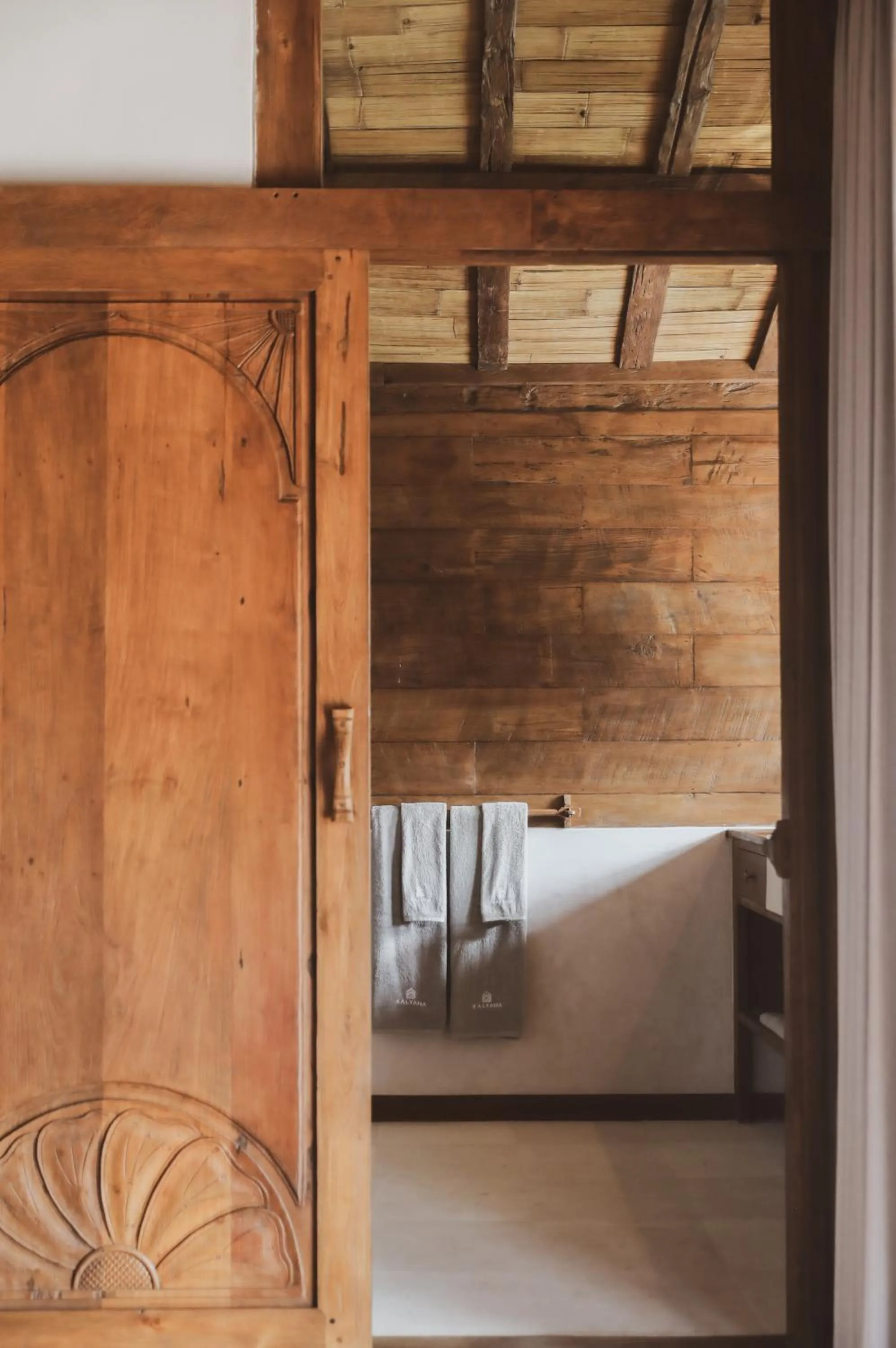 Bathroom, Bed in Kalyana Villa Gili Air