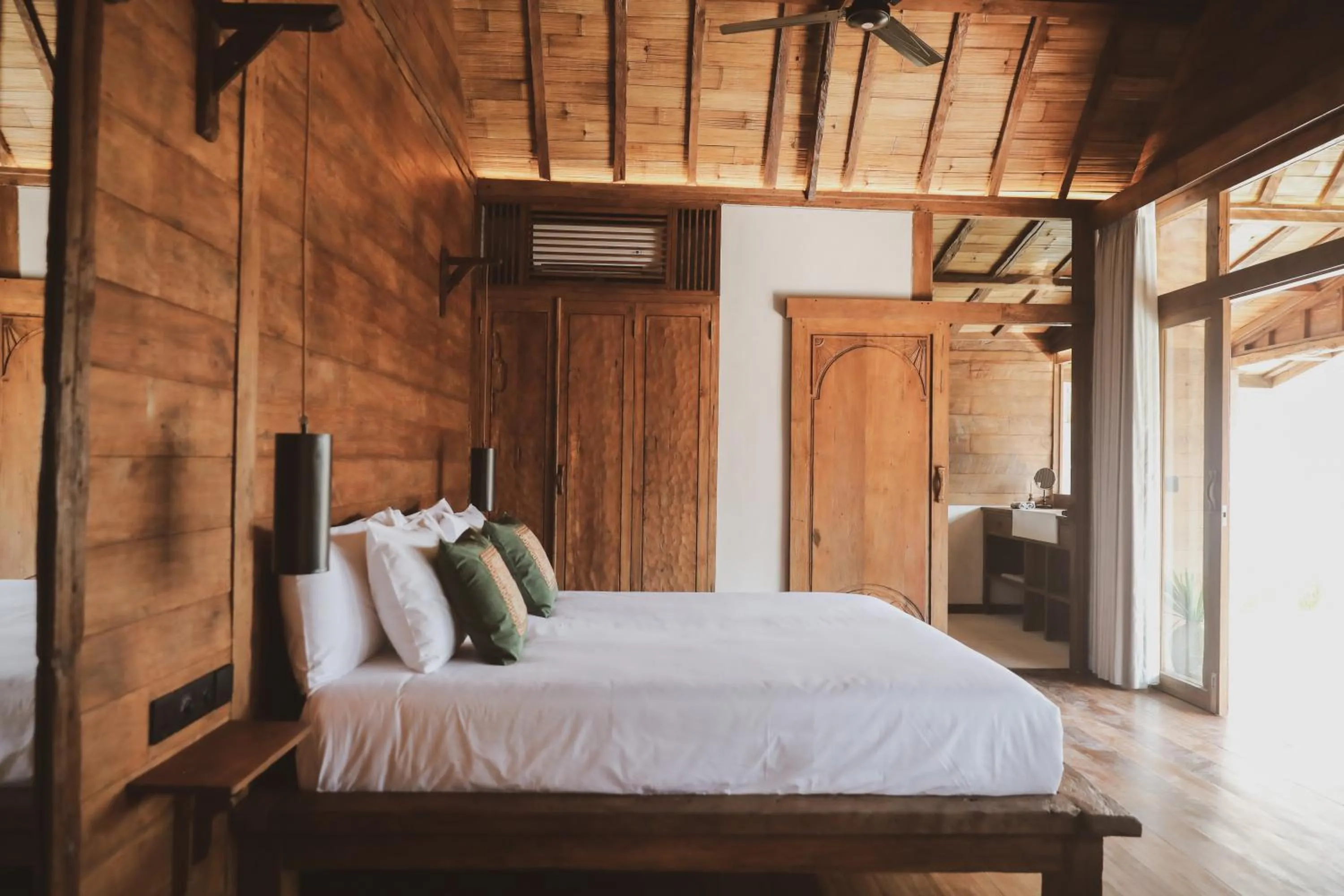 Bed in Kalyana Villa Gili Air