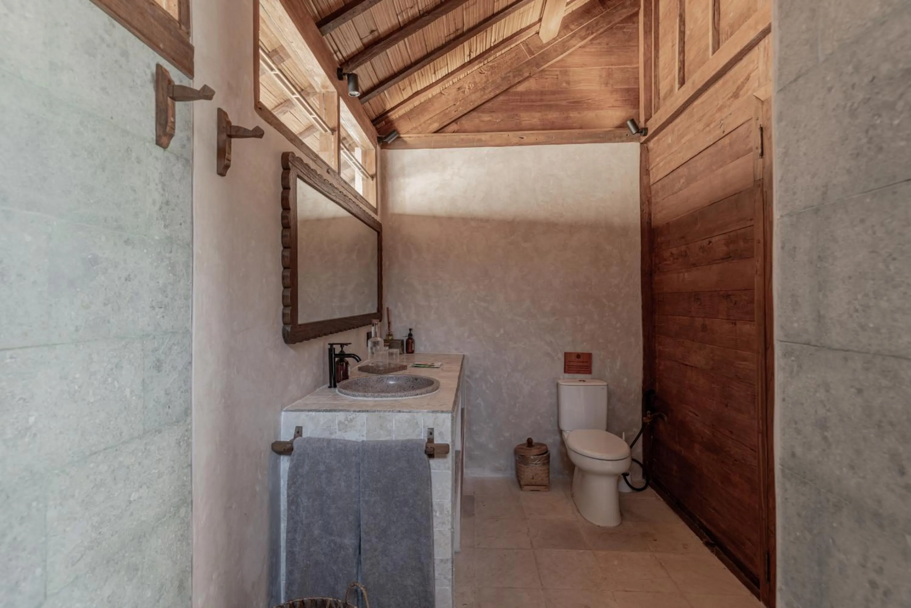 Bathroom in Kalyana Villa Gili Air