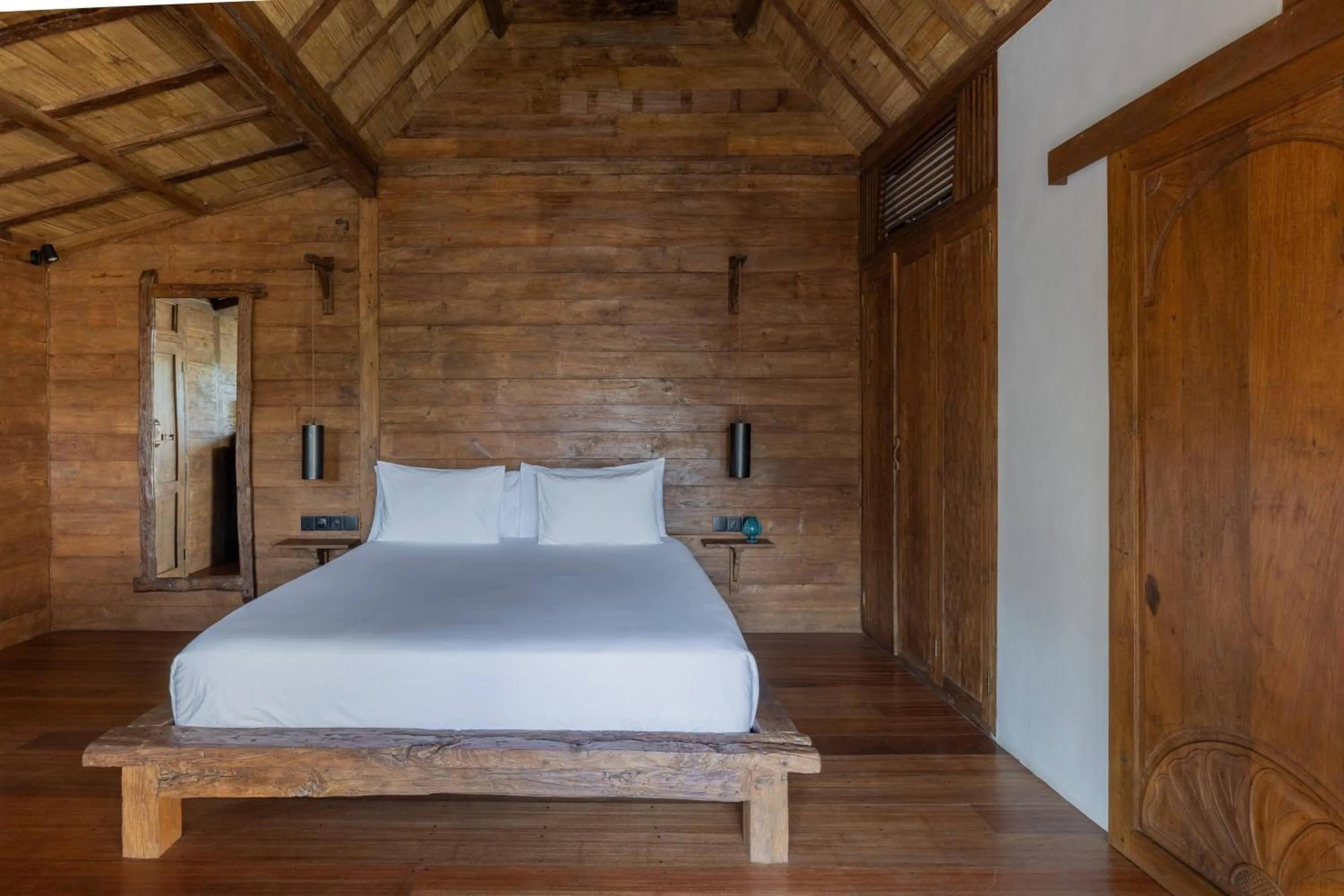 Bed in Kalyana Villa Gili Air