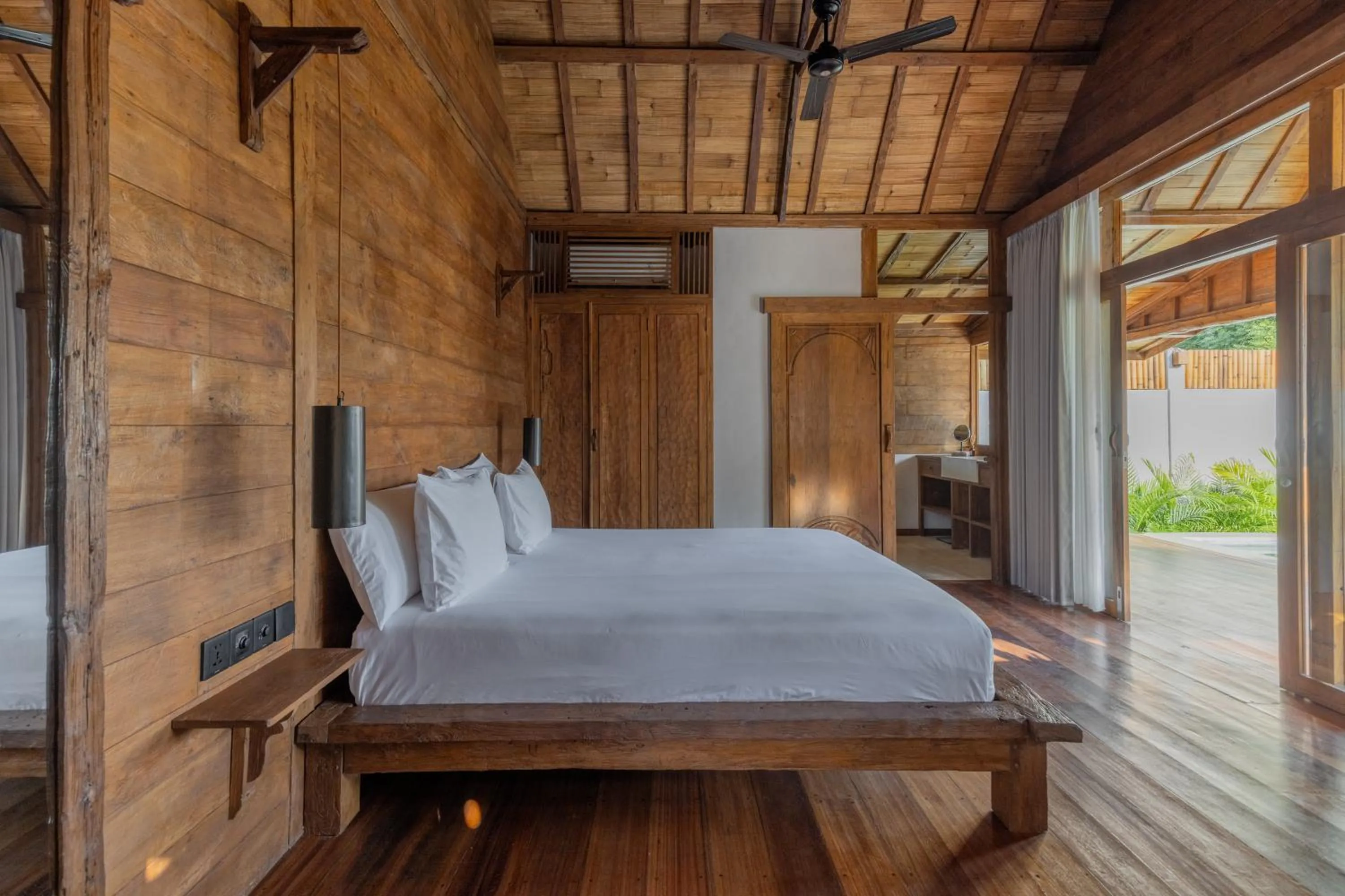 Bed in Kalyana Villa Gili Air