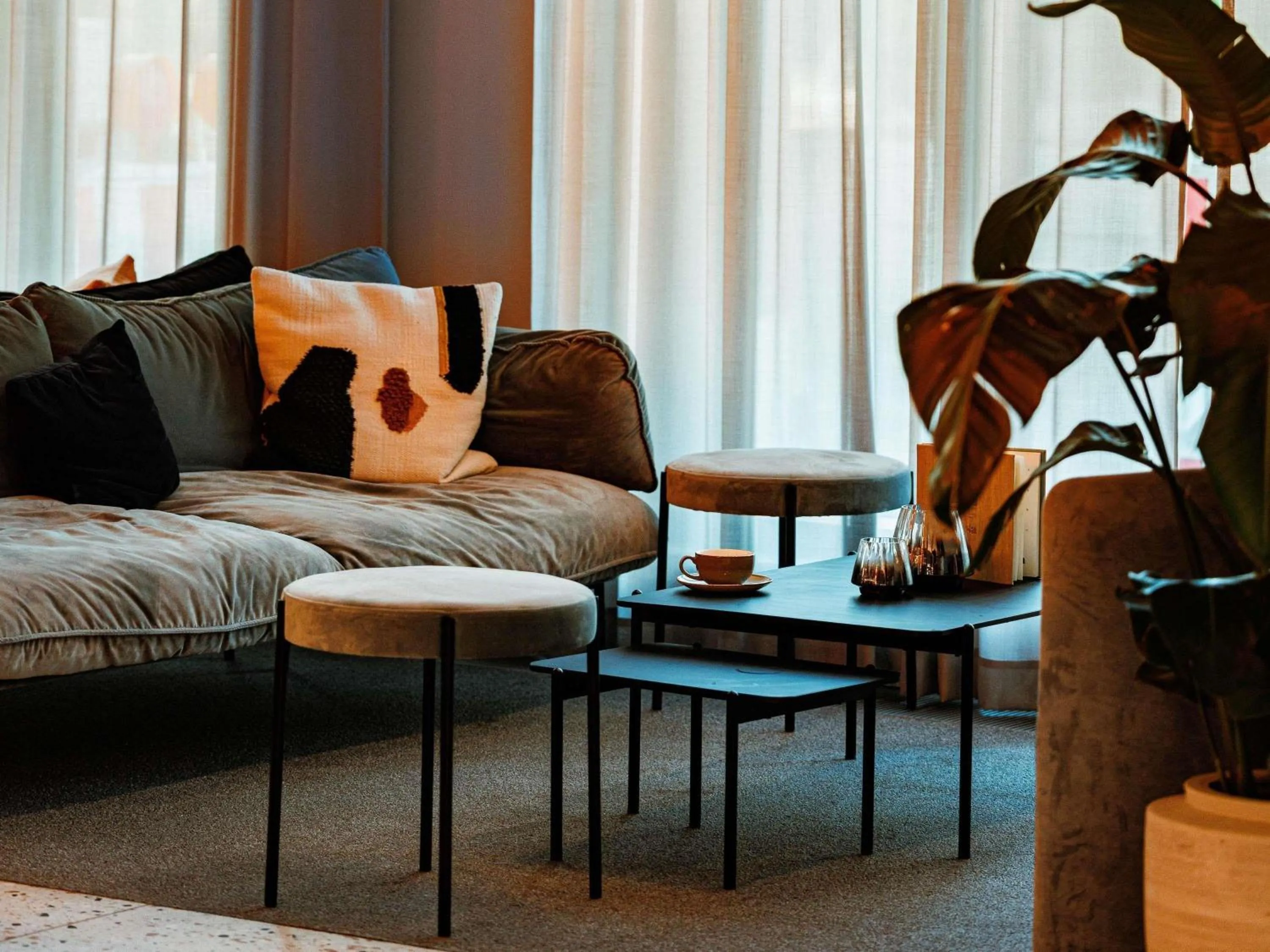 Lounge or bar in Novotel Hamburg Central Station