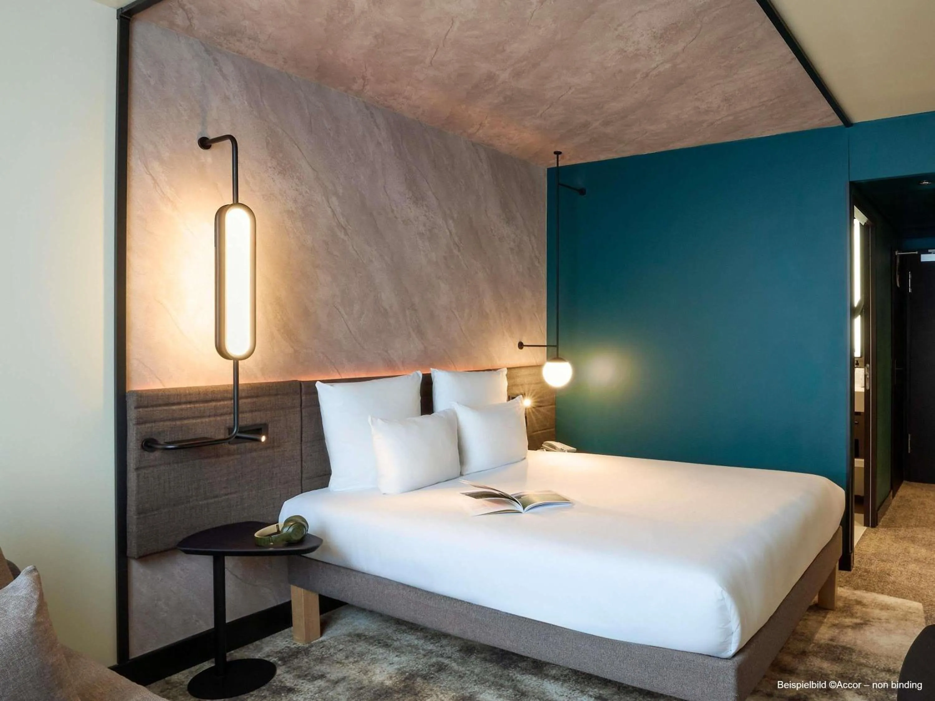 Bedroom, Bed in Novotel Hamburg Central Station