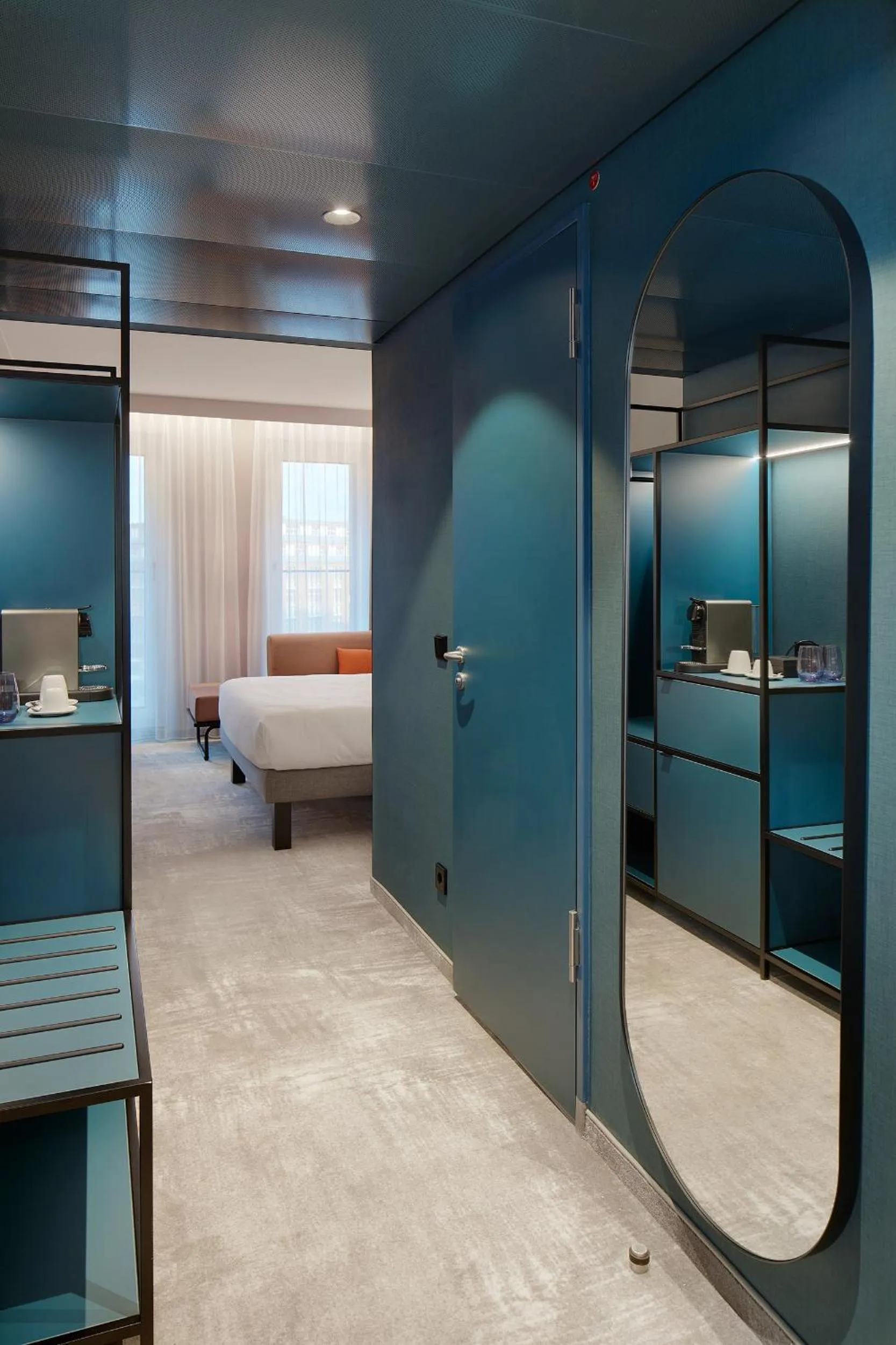 Photo of the whole room, Bed in Novotel Hamburg Central Station