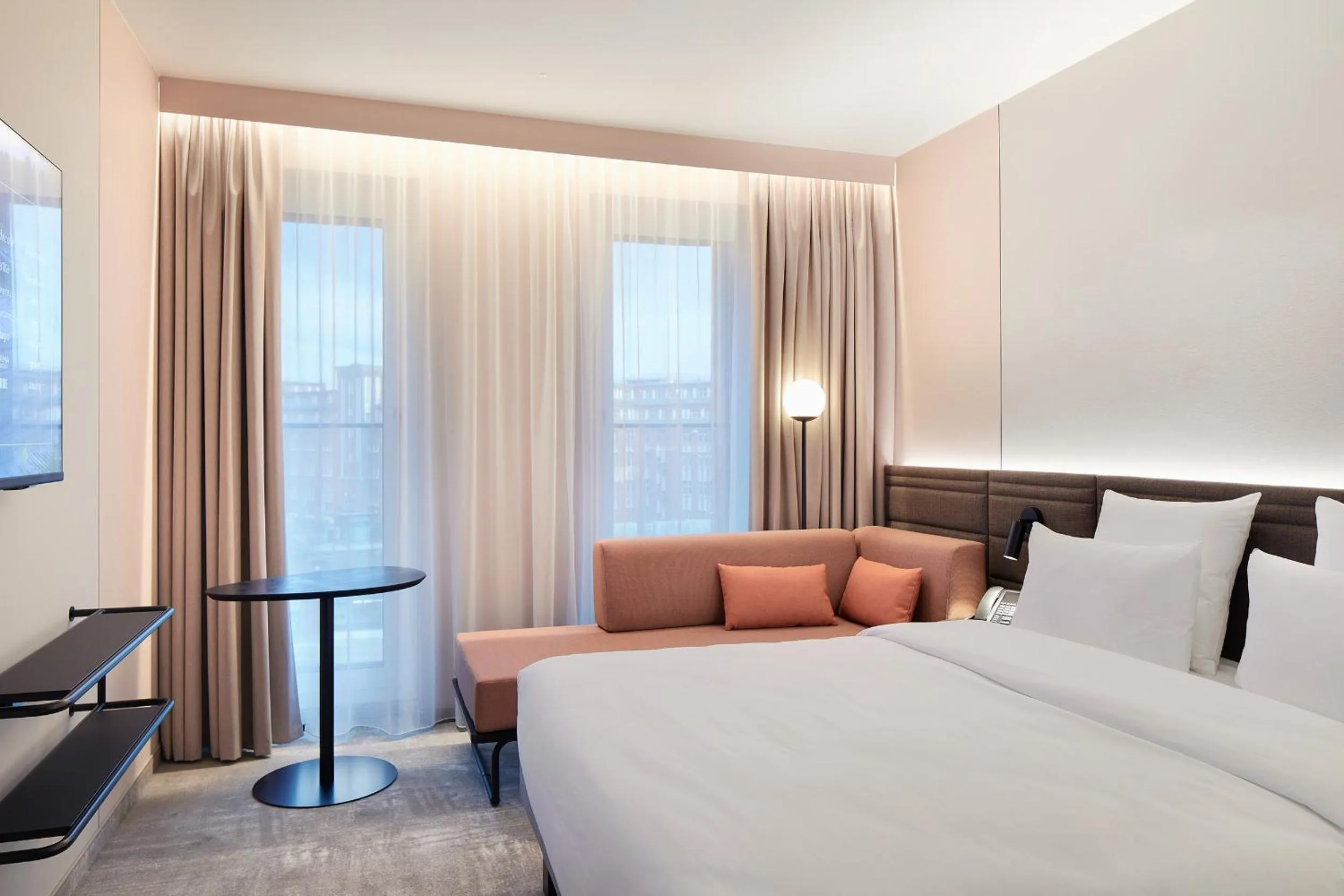 Bed in Novotel Hamburg Central Station