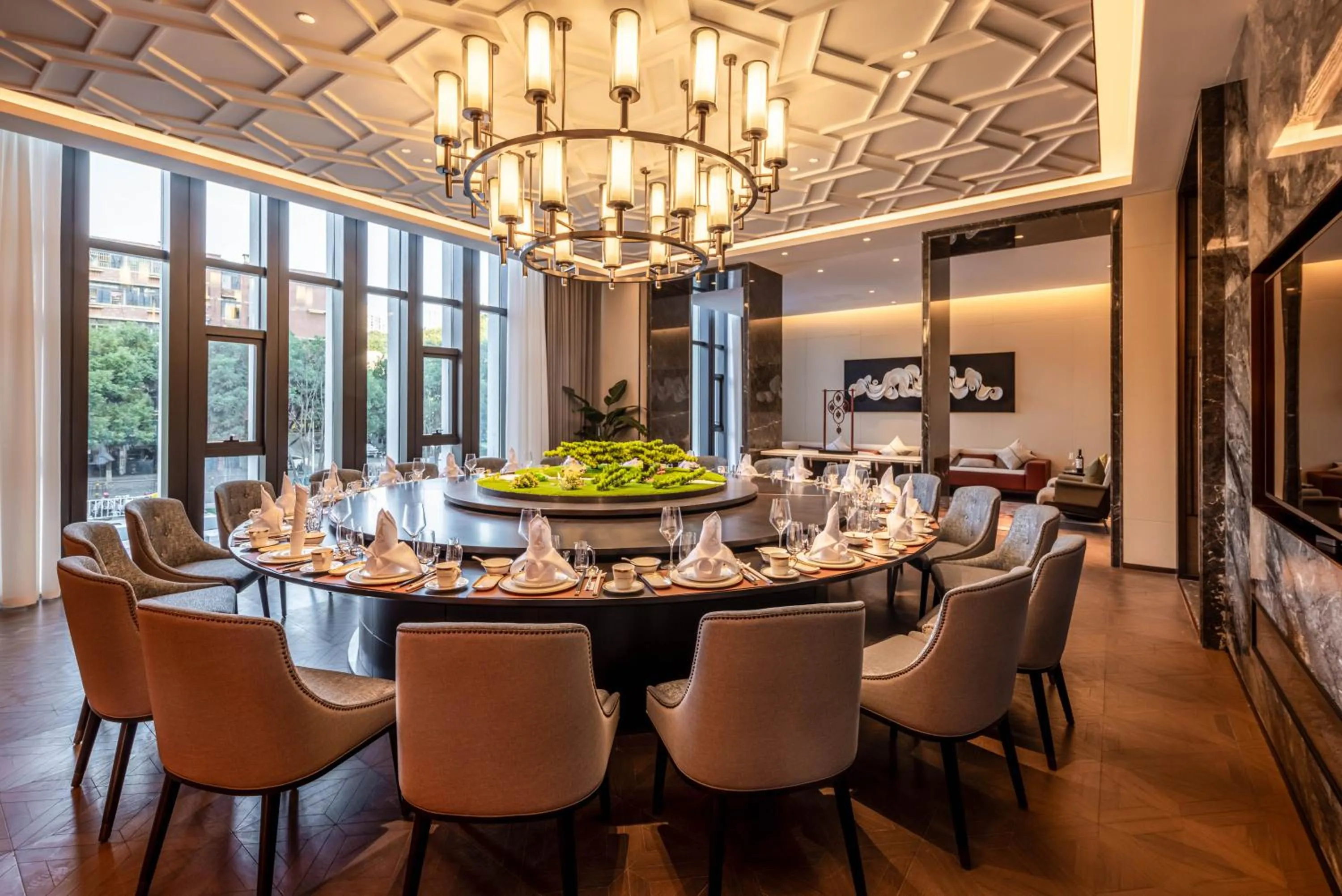 Restaurant/places to eat in Grand Mercure Yichang Waitan