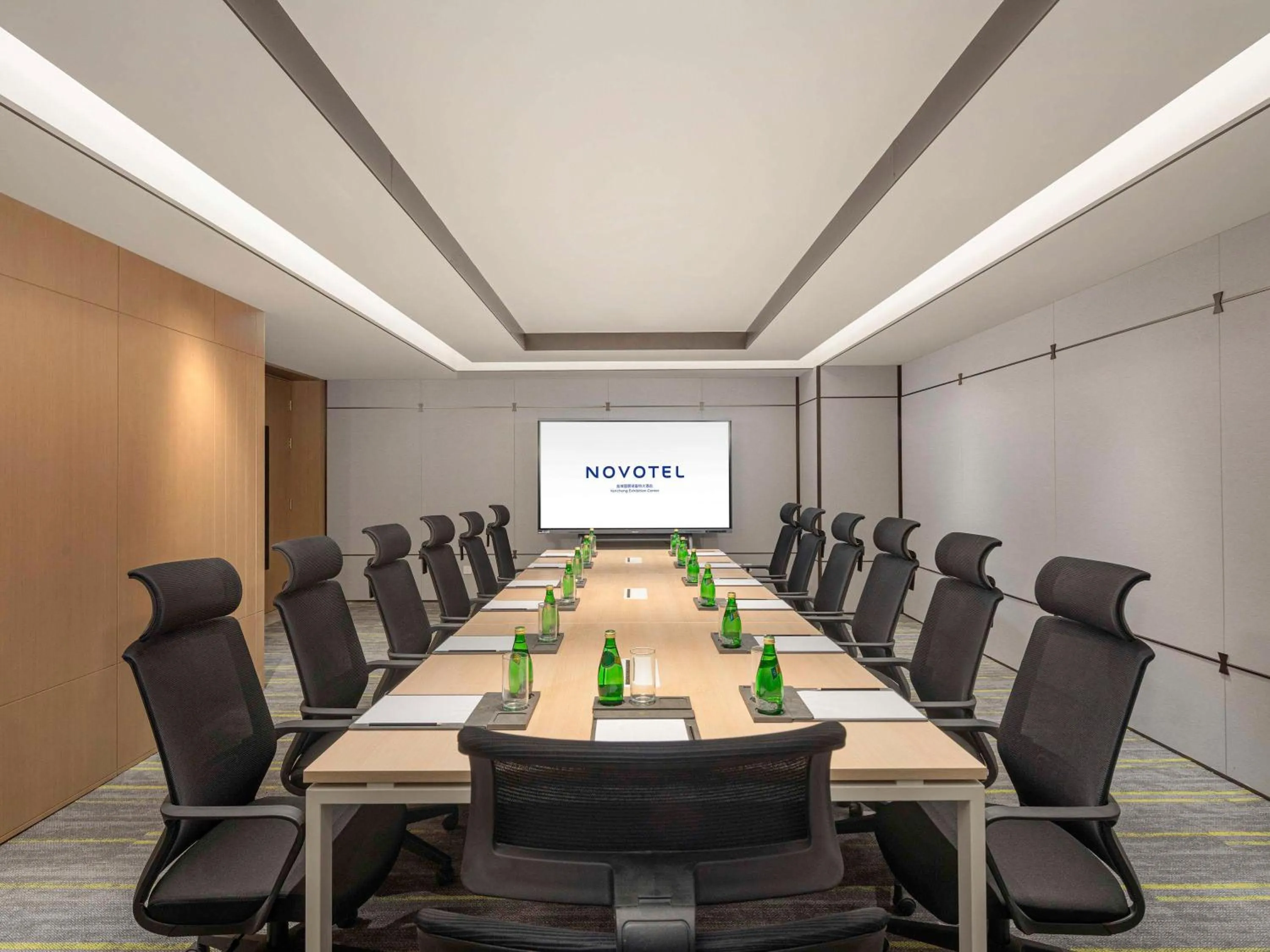 Business facilities in Novotel Yancheng Exhibition Center