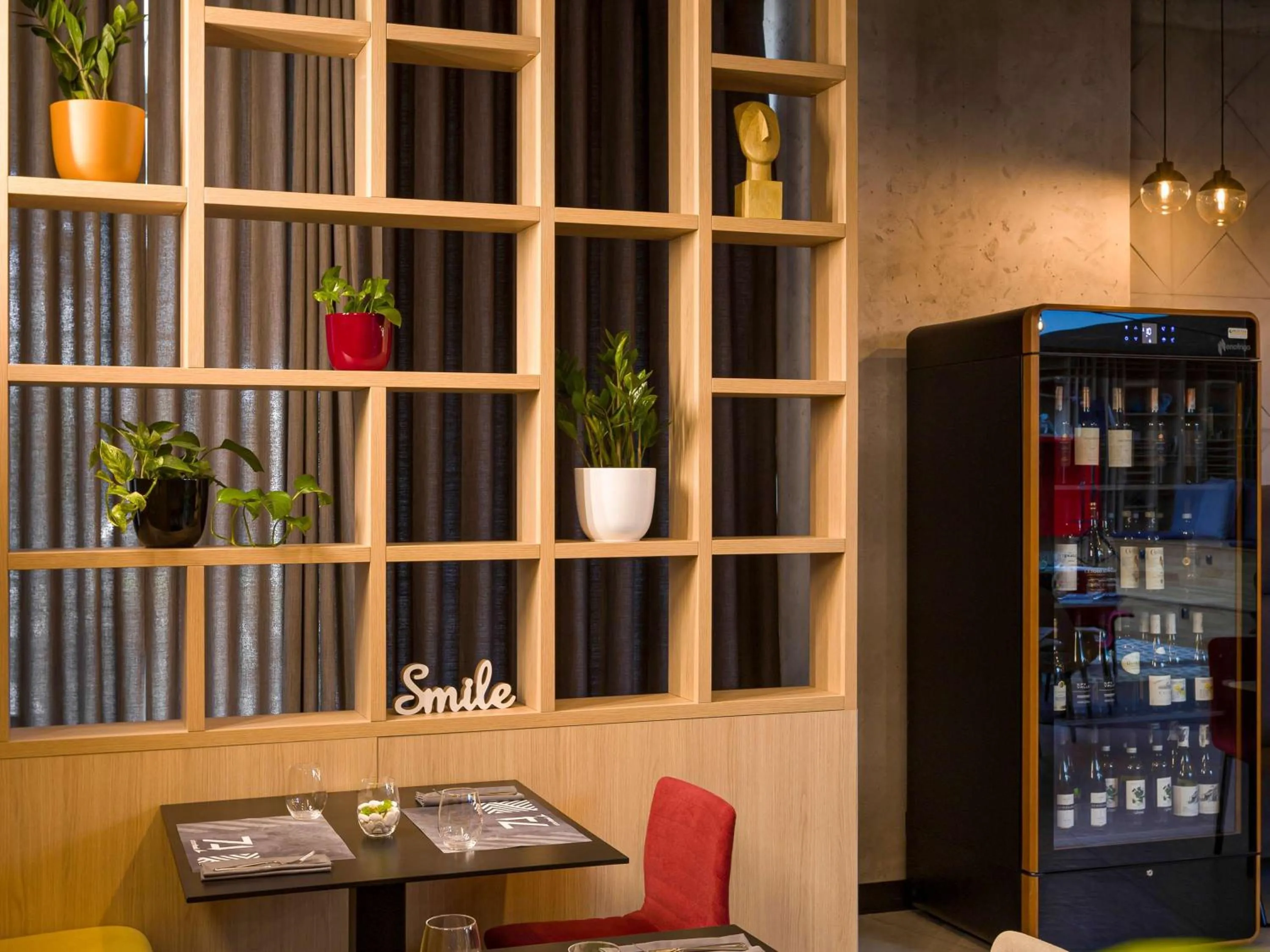 Restaurant/places to eat in ibis Kyiv Beresteiska