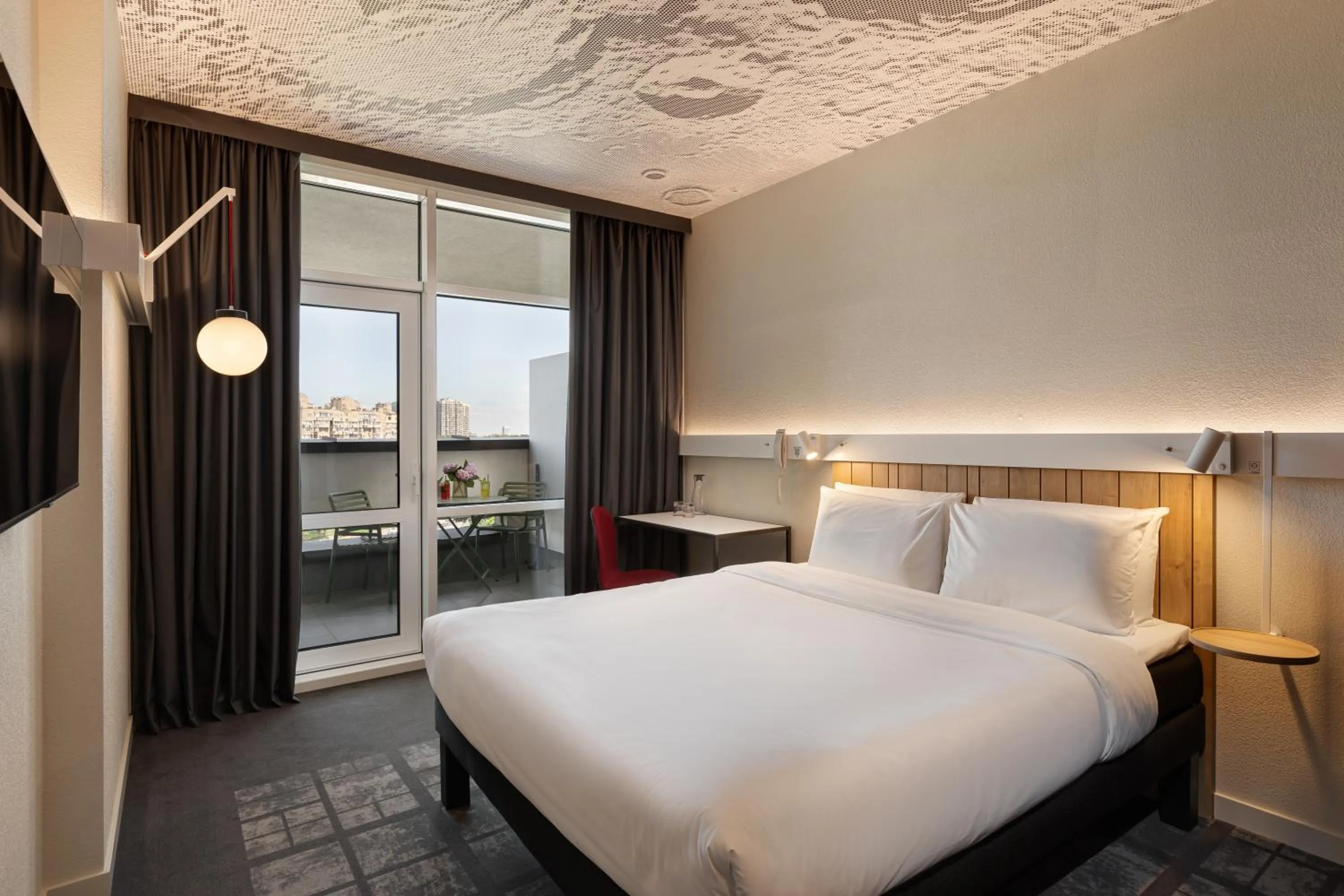 Balcony/Terrace, Bed in ibis Kyiv Beresteiska