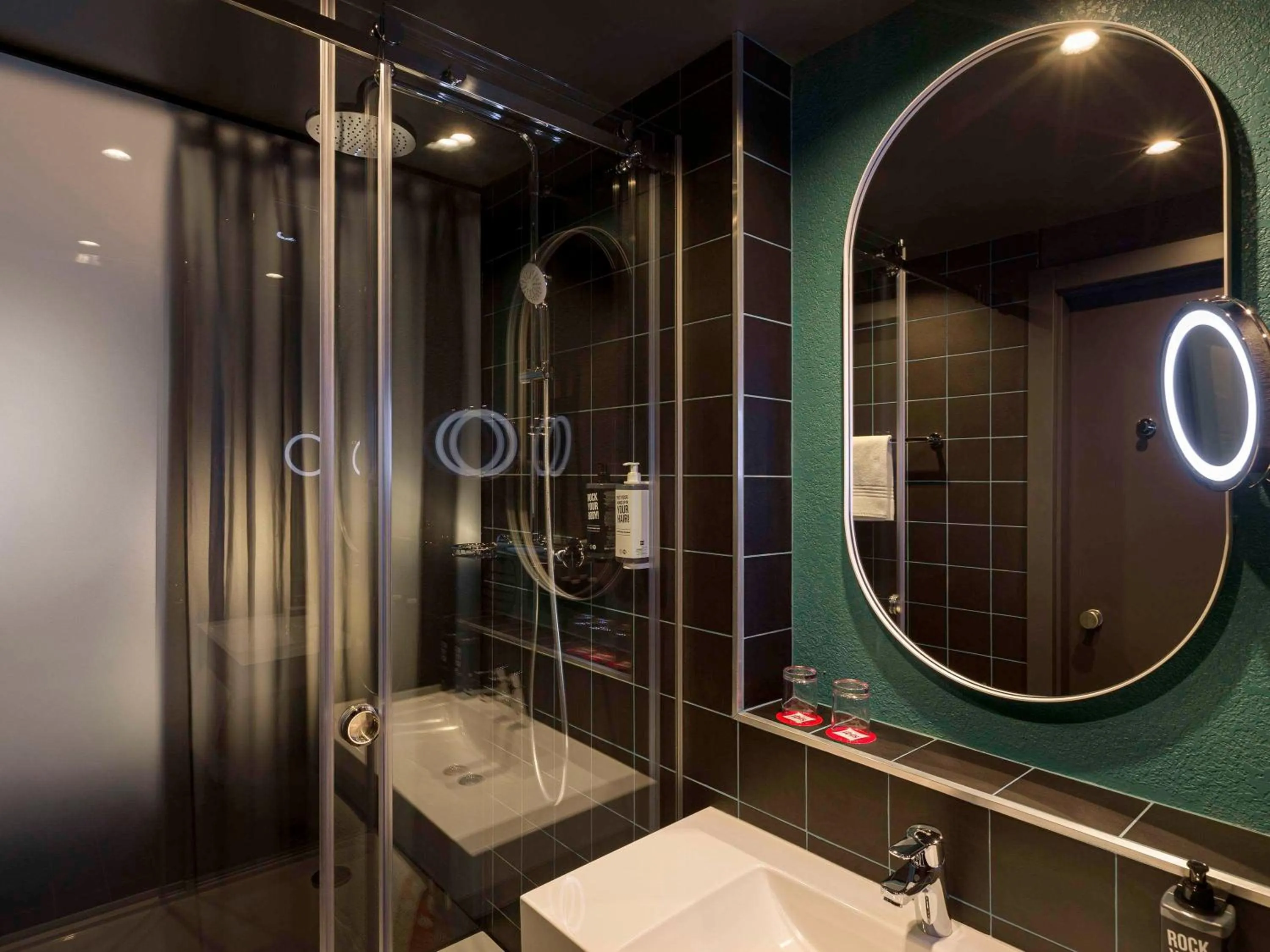 Bathroom in ibis Kyiv Beresteiska