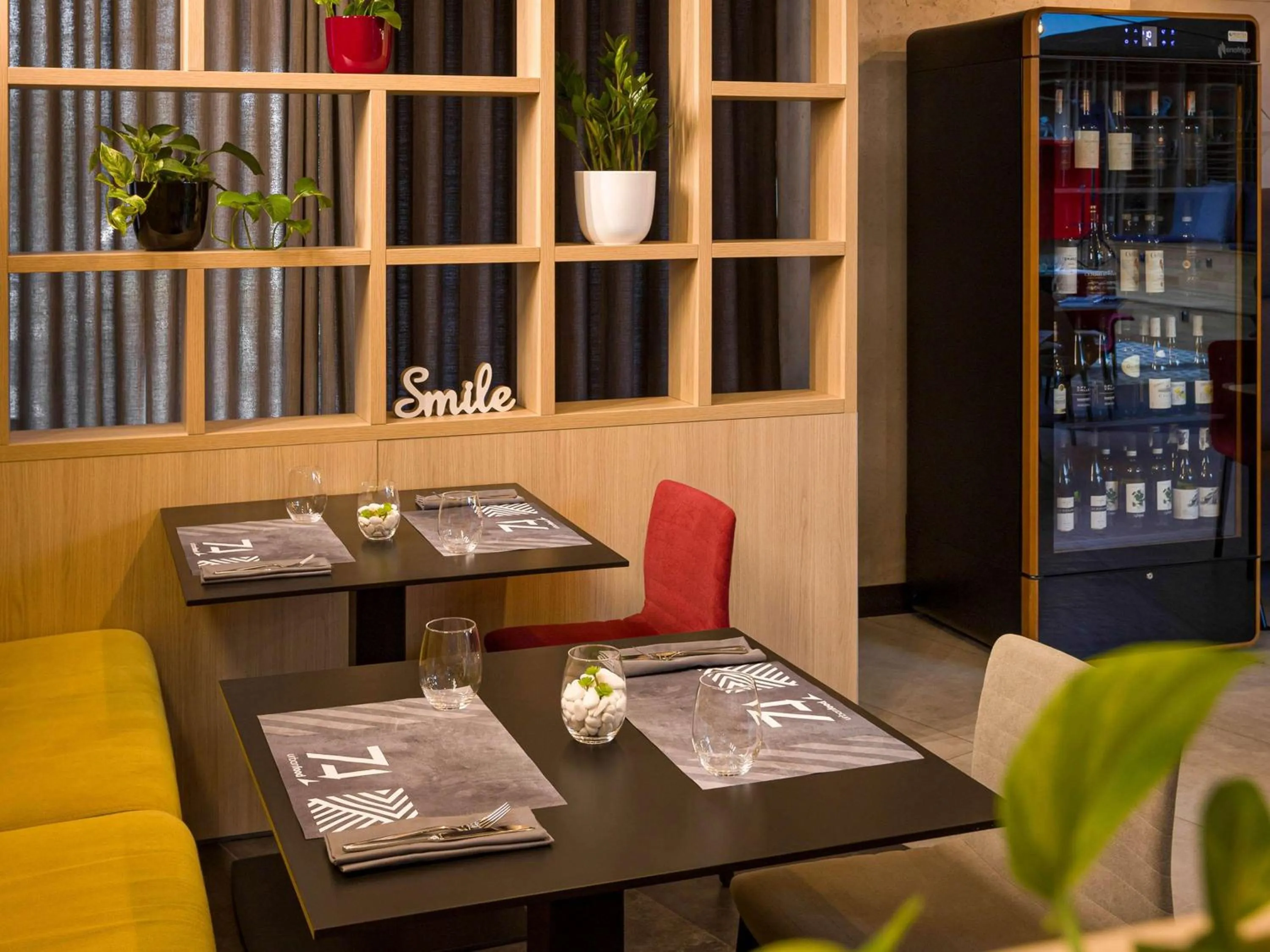 Restaurant/places to eat in ibis Kyiv Beresteiska