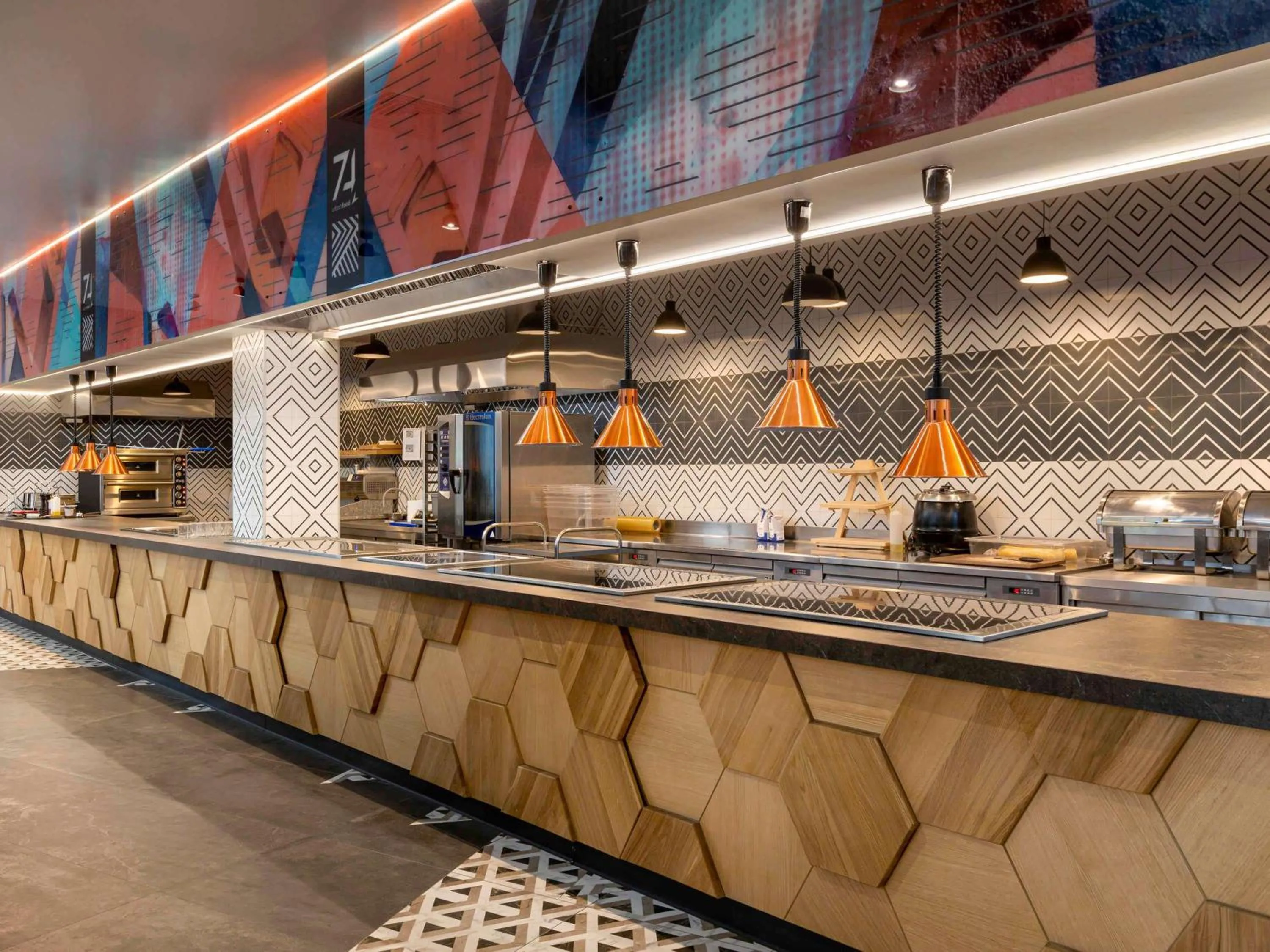 Restaurant/places to eat in ibis Kyiv Beresteiska