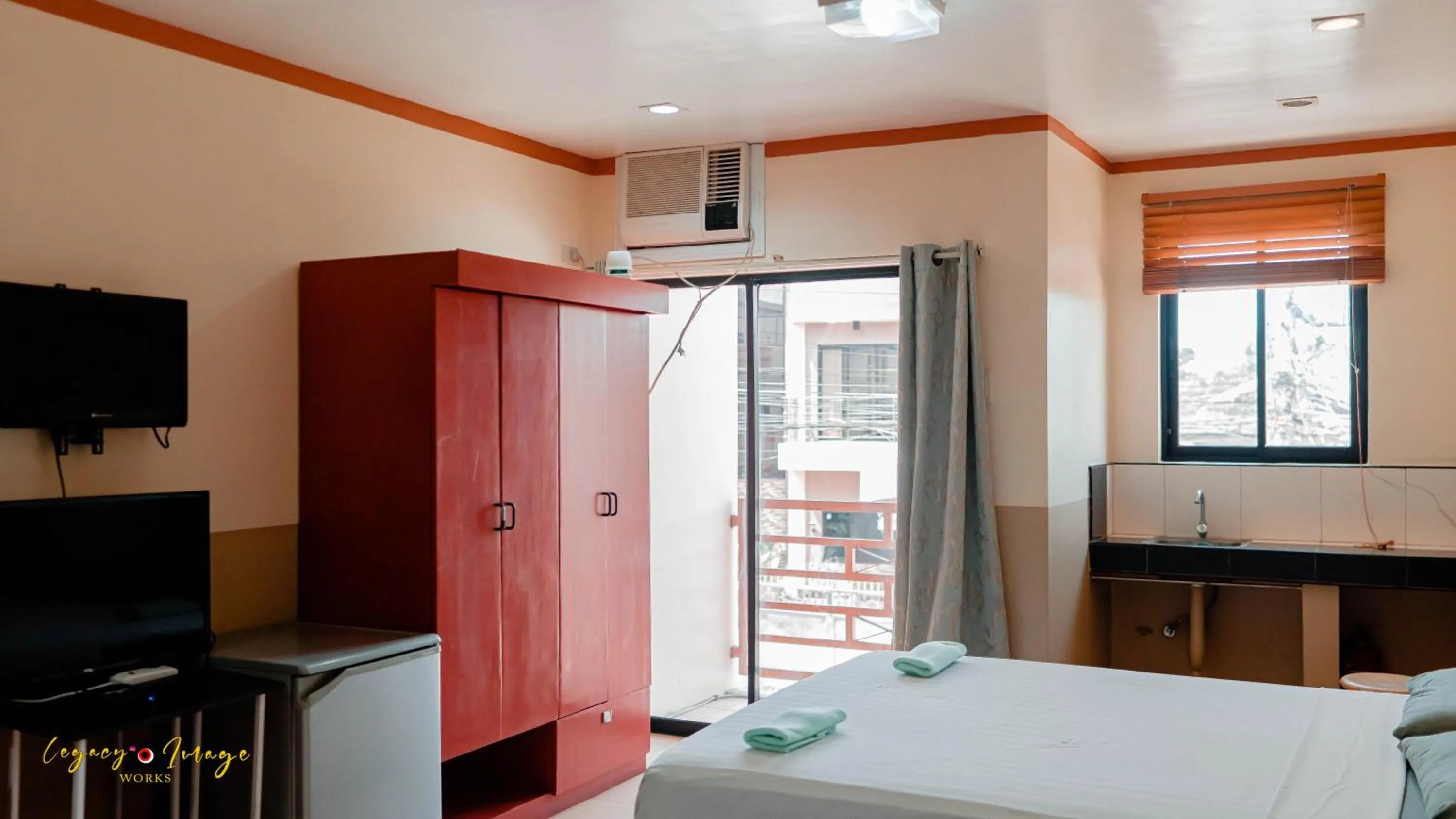 Bed in Imperial Ridge Pension House